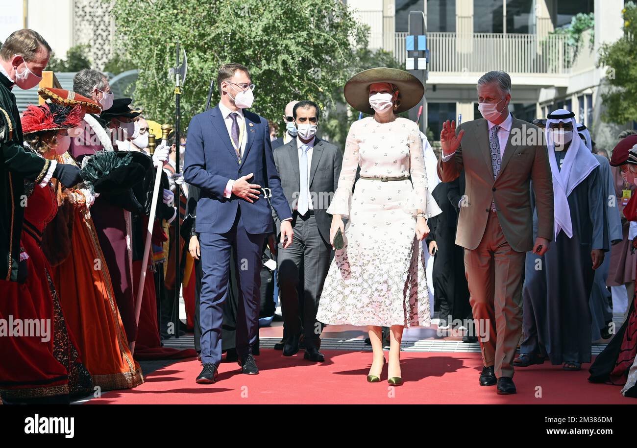 Reine Mathilde de Belgique et Roi Philippe - Filip de Belgique photographié lors d'une visite à l'exposition de Dubaï 2020 le dernier jour d'une visite officielle des Royals belges au Sultanat d'Oman et aux Émirats arabes Unis, samedi 05 février 2022. BELGA PHOTO ERIC LALMAND Banque D'Images