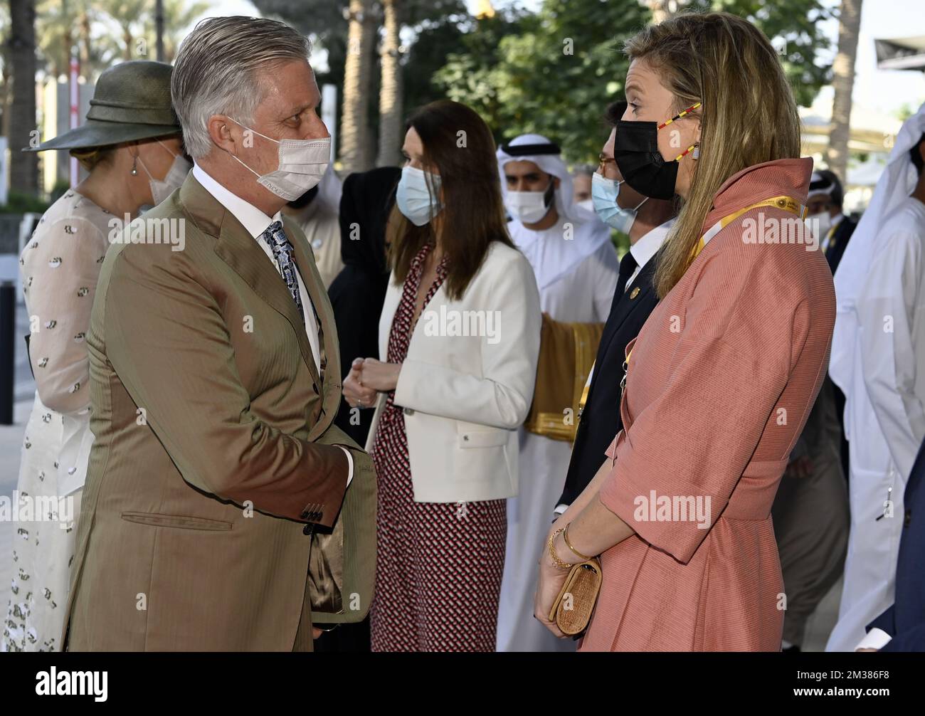 Roi Philippe - Filip de Belgique et ministre fédéral Annelies Verlinden photographié lors d'une visite à l'Expo de Dubaï 2020 le dernier jour d'une visite officielle des Royals belges au Sultanat d'Oman et aux Émirats arabes Unis, samedi 05 février 2022. BELGA PHOTO ERIC LALMAND Banque D'Images