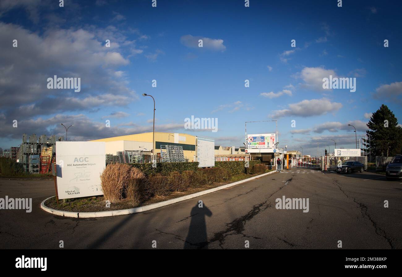 L'illustration montre l'usine de production AGC à Fleurus, mercredi 09 février 2022. Lors d'un comité d'entreprise extraordinaire, le groupe AGC a annoncé son intention de fermer son site de Fleurus à la fin de 2023. 187 travailleurs sont concernés, dont 145 travailleurs et 42 employés. BELGA PHOTO VIRGINIE LEFOUR Banque D'Images