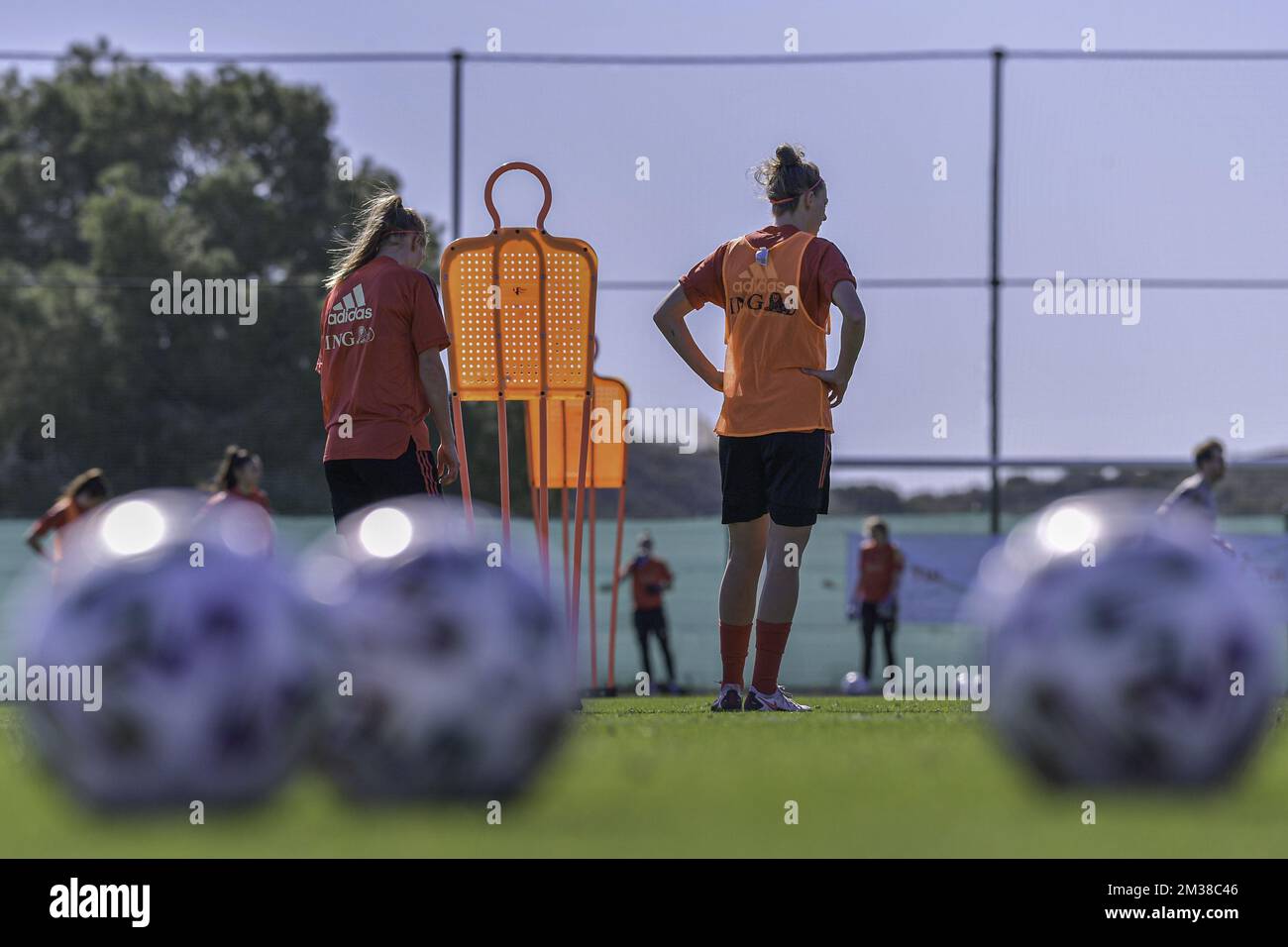 L'illustration montre une session d'entraînement au cours d'un camp d'entraînement d'hiver de l'équipe nationale féminine de football belge les flammes rouges, mardi 15 février 2022 à San Pedro Del Pinatar, Espagne. Les Flames jouent à la coupe Pinatar (16-22/2) en préparation de l'EURO 2022 féminin de l'UEFA en juillet. BELGA PHOTO STIJN AUDOOREN Banque D'Images