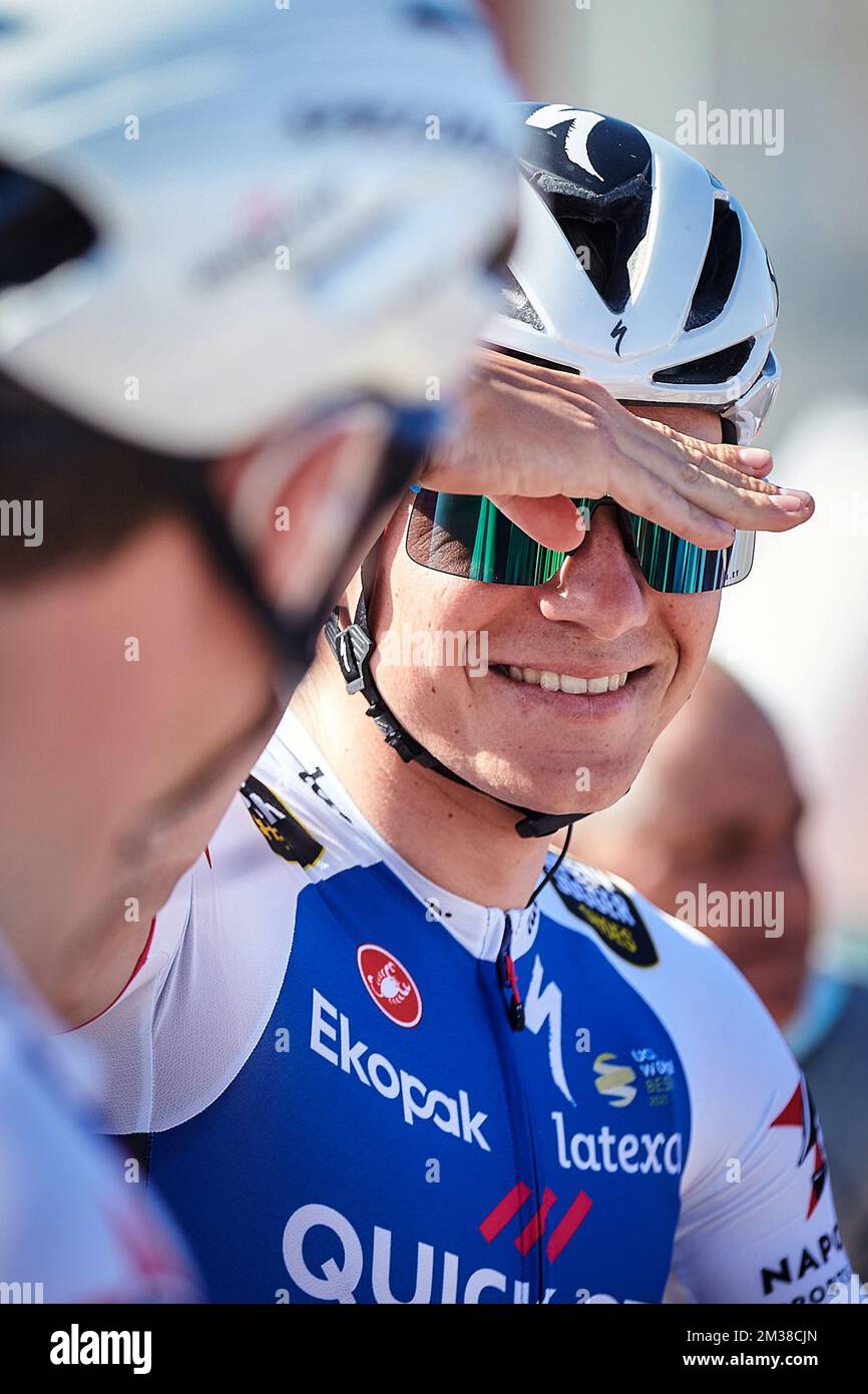 Belge Remco Evenepoel de Quick-Step Alpha Vinyl au début de la première étape de la Volta ao Algarve course cycliste, de Portimao à Lagos (199,1 km), au Portugal, le mercredi 16 février 2022. La visite de l'Algarve a lieu de 16 à 20 Ferbuary dans le sud du Portugal. BELGA PHOTO FILIPE FARINHA Banque D'Images