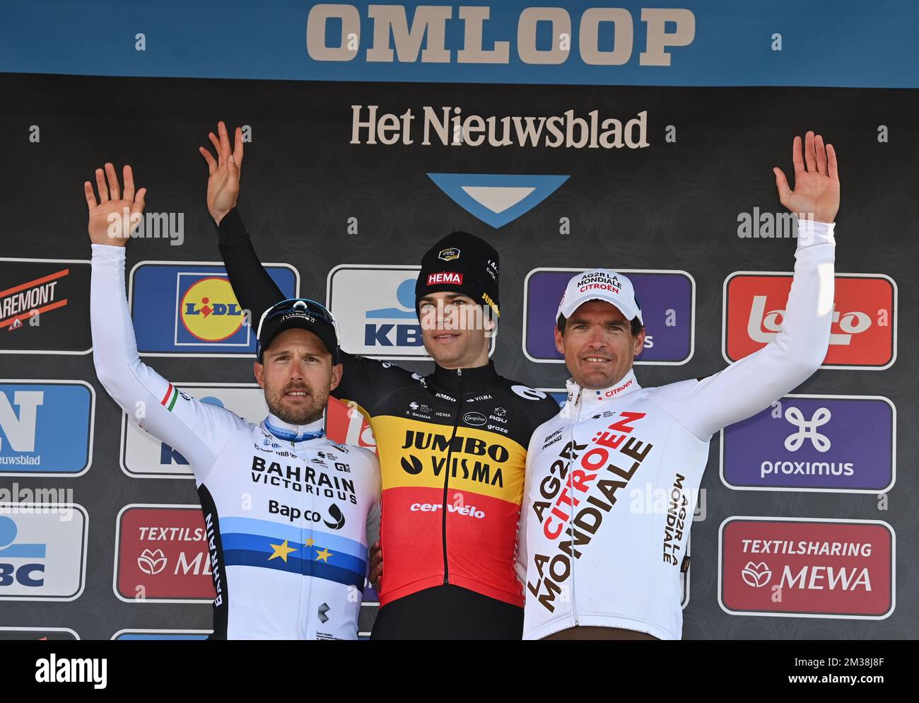 Sonny Colbrelli italien de Bahreïn victorieux, Wout Van Aert belge de