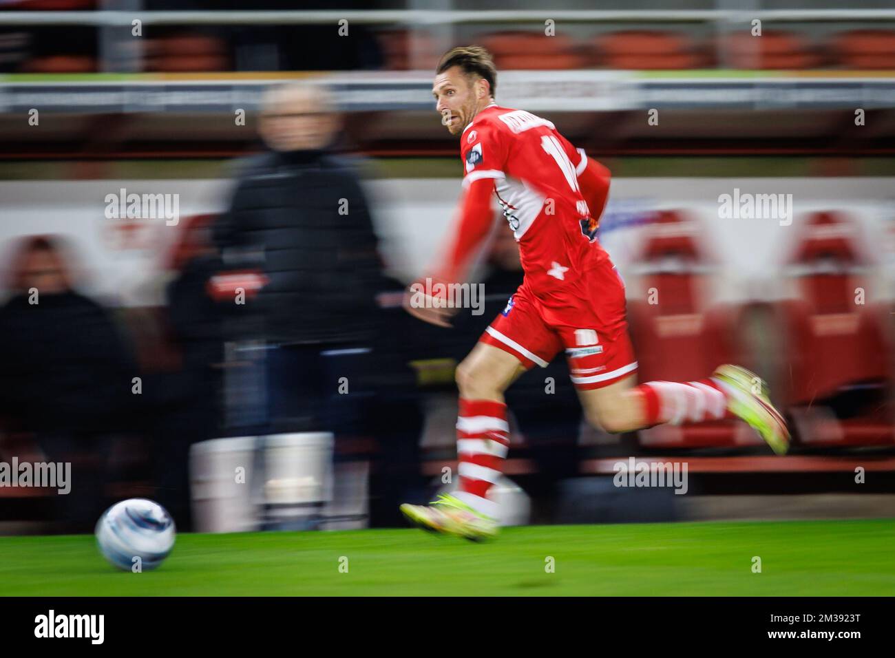 Teddy Chevalier de Mouscron photographié en action lors d'un match de football entre RE Mouscron et KMSK Deinze, vendredi 18 mars 2022 à Mouscron, un match différé du 25 e jour de la deuxième division de la '1B Pro League' du championnat de football belge. BELGA PHOTO KURT DESPLENTER Banque D'Images