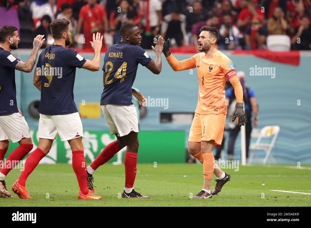Le gardien de but français Hugo Lloris célèbre avec ses coéquipiers lors de la coupe du monde de la FIFA 2022, match de football semi-final entre la France et le Maroc sur 14 décembre 2022 au stade Al Bayt à Al Khor, Qatar - photo : Jean Catuffe/DPPI/LiveMedia Banque D'Images