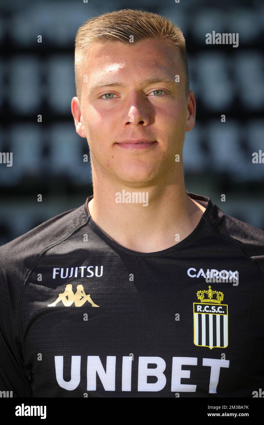 Daan Heymans, de Charleroi, pose pour le photographe au photoshoot 2022-2023 du club belge Jupiler Pro League Sporting Charleroi, mardi 19 juillet 2022 à Charleroi. BELGA PHOTO VIRGINIE LEFOUR Banque D'Images