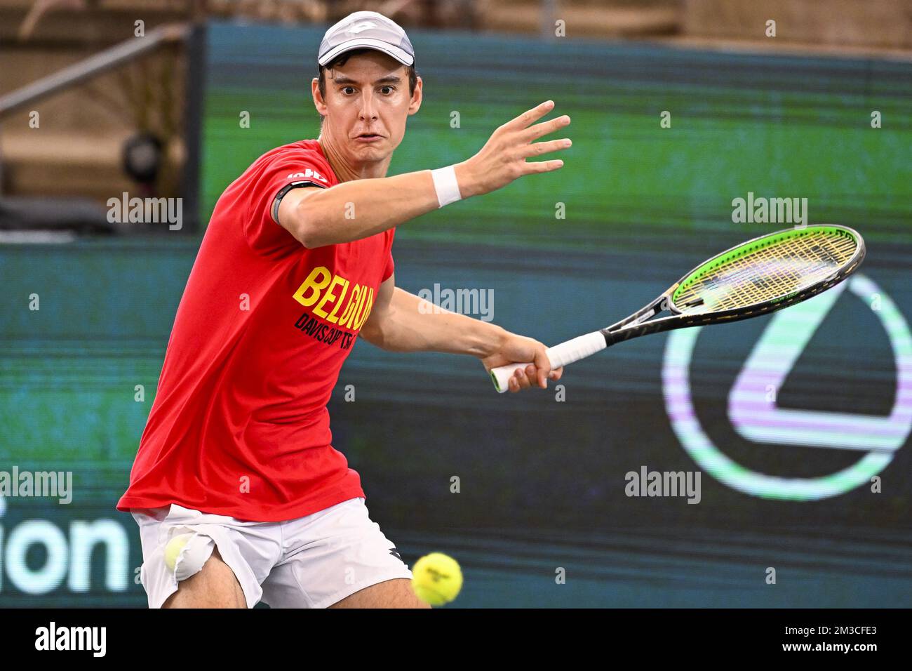 Joran Vliegen Belge photographié en action lors d'une session de formation de l'équipe belge lors de la phase de groupe des finales de la coupe Davis 2022, vendredi 16 septembre 2022, à Hambourg, en Allemagne. La Belgique se disputera du 13 au 18 septembre contre l'Australie, l'Allemagne et la France dans le groupe C. BELGA PHOTO LAURIE DIEFFEMBACQ Banque D'Images