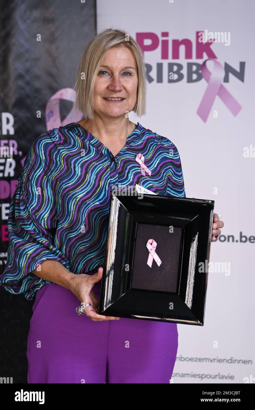 Ann Vermeylen photographiée lors d'une conférence de presse nationale du ruban rose, à Bruxelles, le mardi 20 septembre 2022. Le ruban rose est un symbole international de la sensibilisation au cancer du sein. BELGA PHOTO LAURIE DIEFFEMBACQ Banque D'Images