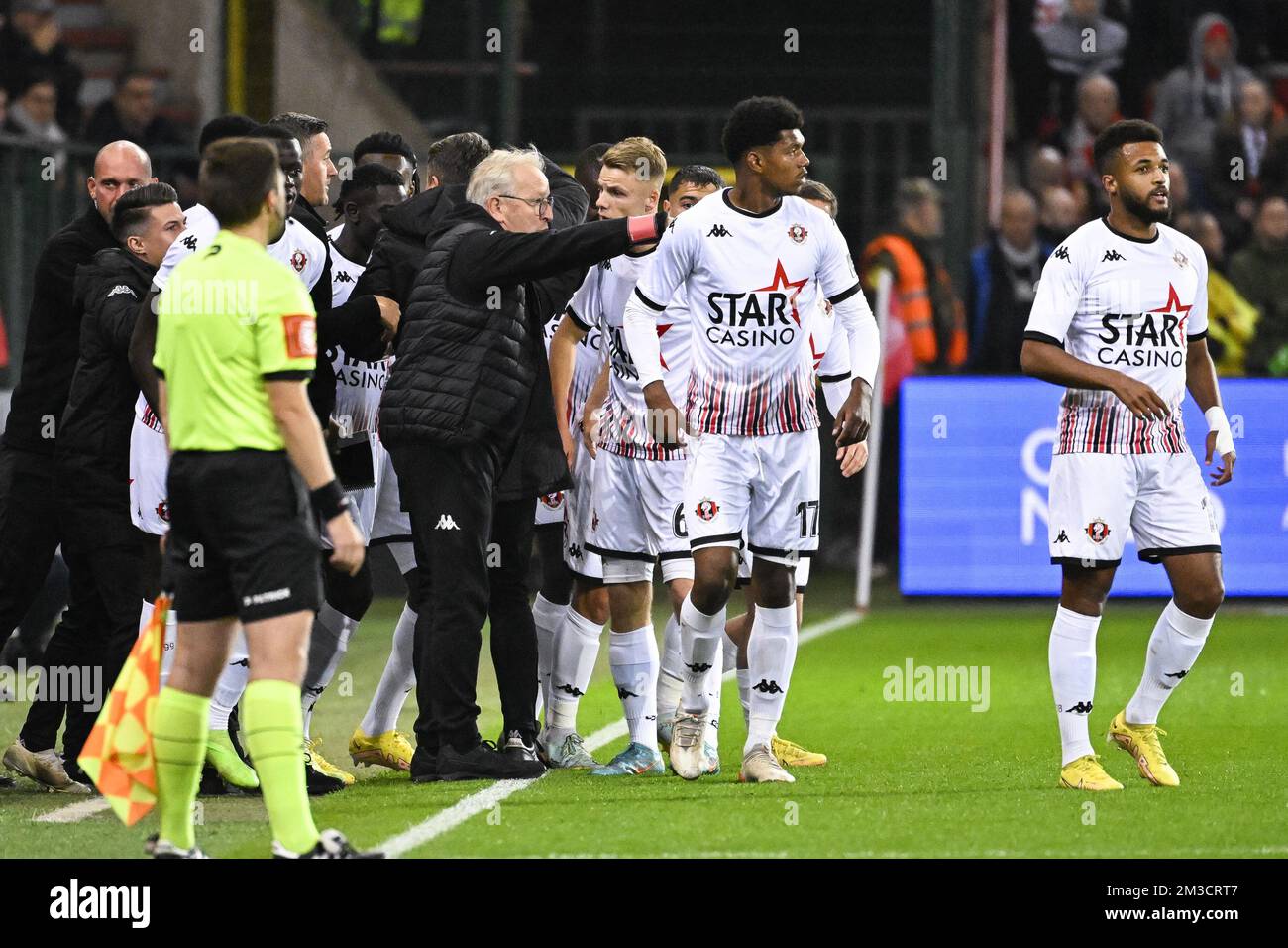 Le Moustapha Mbow de Seraing célèbre après avoir remporté un match de football entre Standard de Liège et RFC Seraing, le vendredi 30 septembre 2022 à Liège, le jour 10 de la première division de la « Jupiler Pro League » 2022-2023 du championnat belge. BELGA PHOTO LAURIE DIEFFEMBACQ Banque D'Images