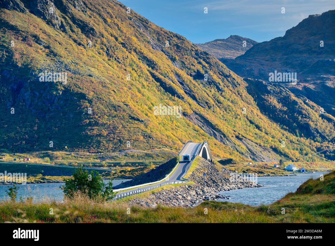 Lieu:68° 5' 0,34' N, 13° 11' 24,95' E prise @Fredvang, Norvège Strandveien, Hovdan, Fredvang, Flakstad, Nordland, 8387, Norvège Banque D'Images