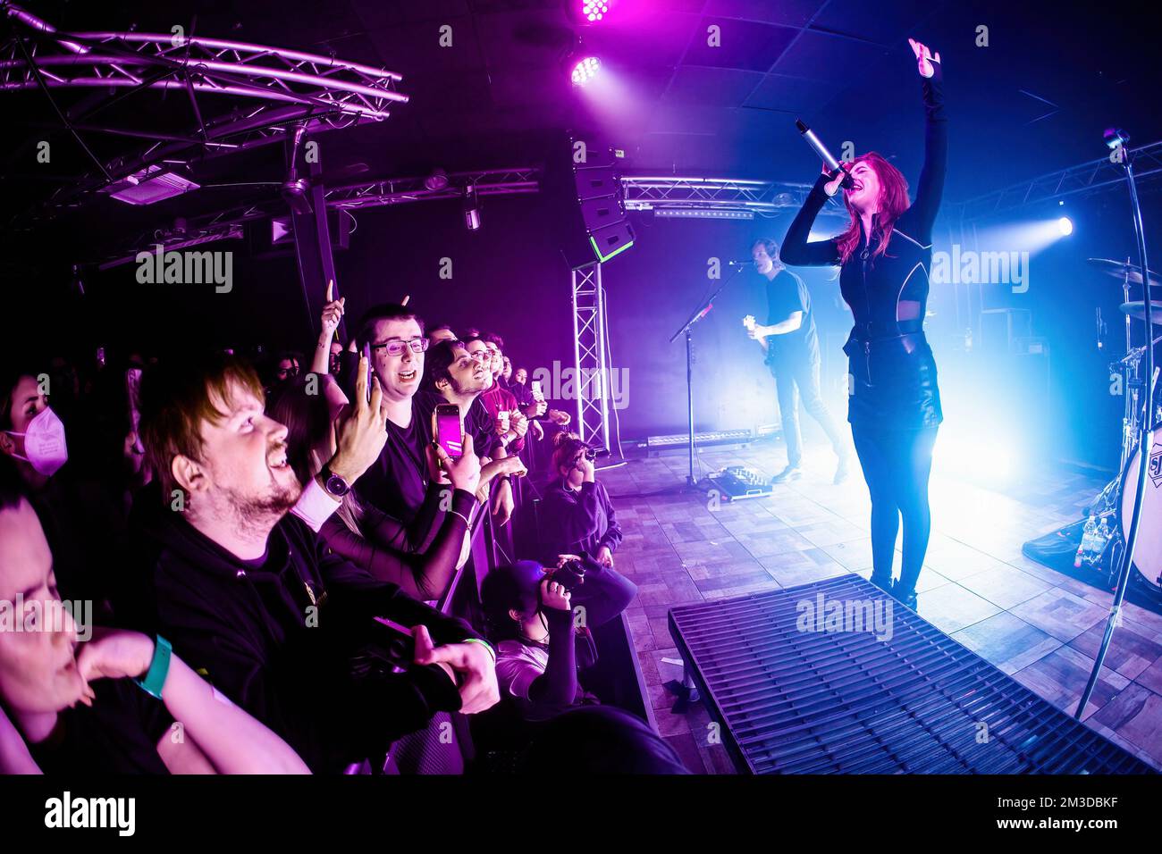 Milan, Italie. 14th décembre 2022. Chrissy Costanza, du groupe pop-rock américain contre les spectacles actuels, vit au Legend Club de Milan. Crédit : SOPA Images Limited/Alamy Live News Banque D'Images