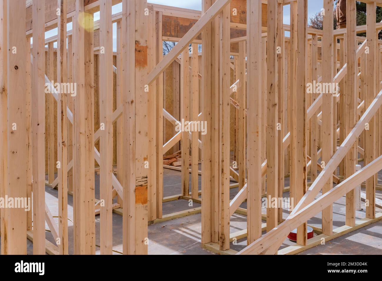 Sous construction maison de cadre en bois avec cadre en bois sur bâton construit maison Banque D'Images