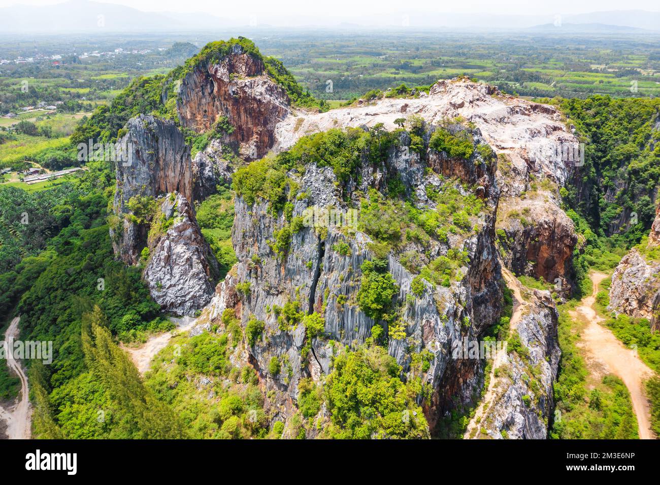 Vue aérienne de la montagne Khao Khuha à Songkhla, Thaïlande Banque D'Images