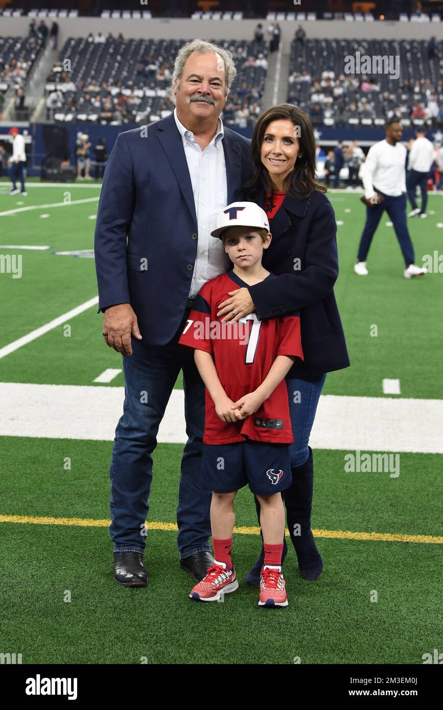 Le président et chef de la direction de Houston Texans, Cal McNair, Hannah McNair, et son fils lors du match de football de la NFL entre les Houston Texans et Th Banque D'Images