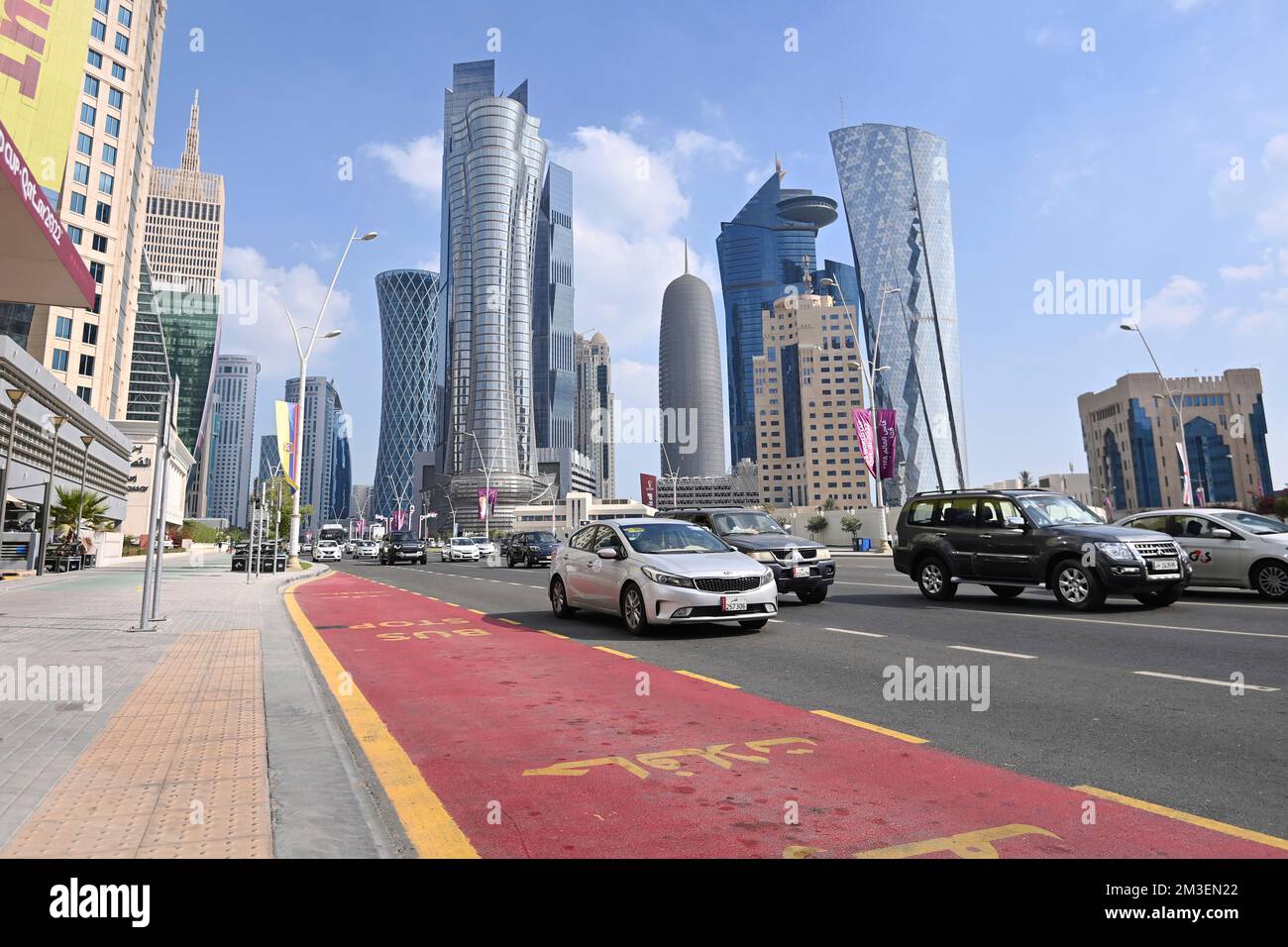 Doha, Katar. 12th décembre 2022. Streets, Hocheuser, gratte-ciels West Bay. Horizon. Coupe du monde de football 2022 au Qatar à partir de 20,11. - 18.12.2022 ? Credit: dpa/Alay Live News Banque D'Images