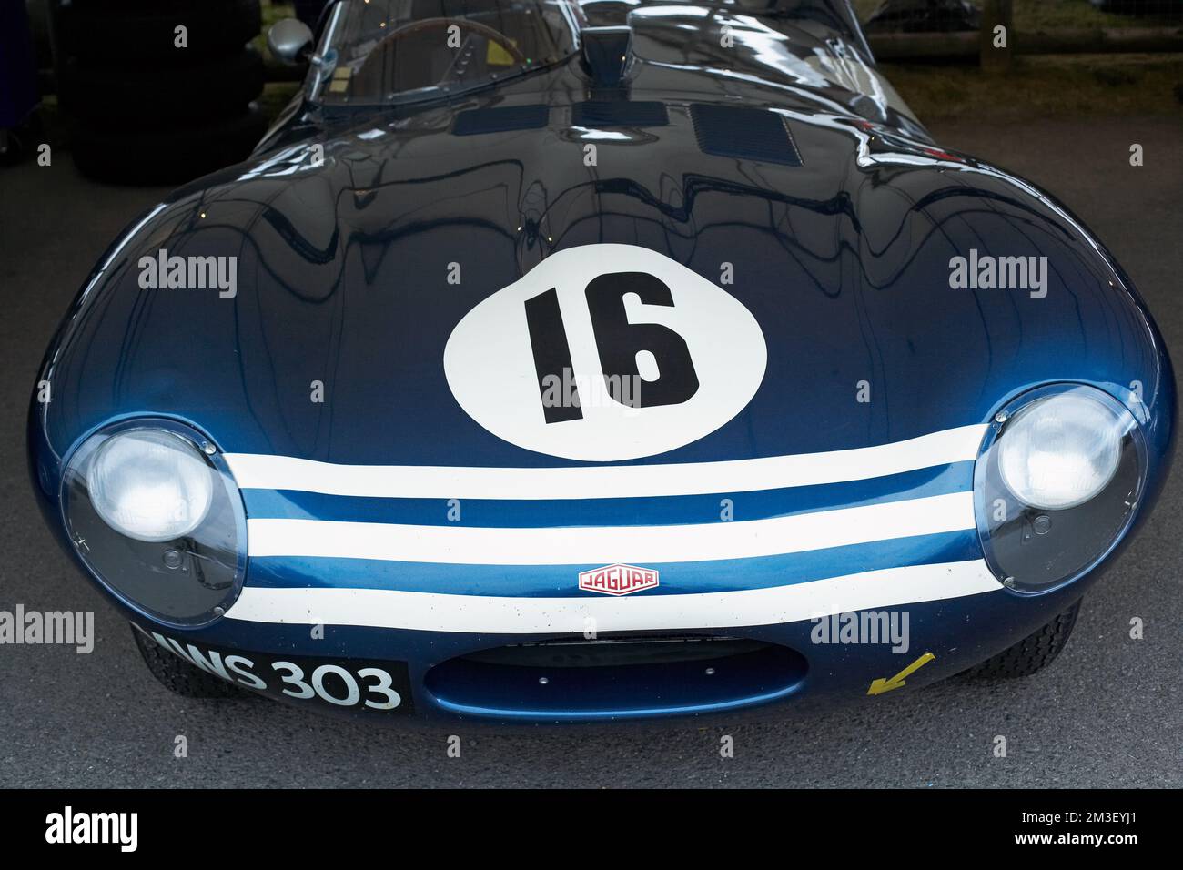 GOODWOOD, WEST SUSSEX/UK - voiture de course Vintage , vintage classique 1956 JAGUAR D-TYPE 'SHORTNOSE' SPORT-COURSE DEUX PLACES Banque D'Images