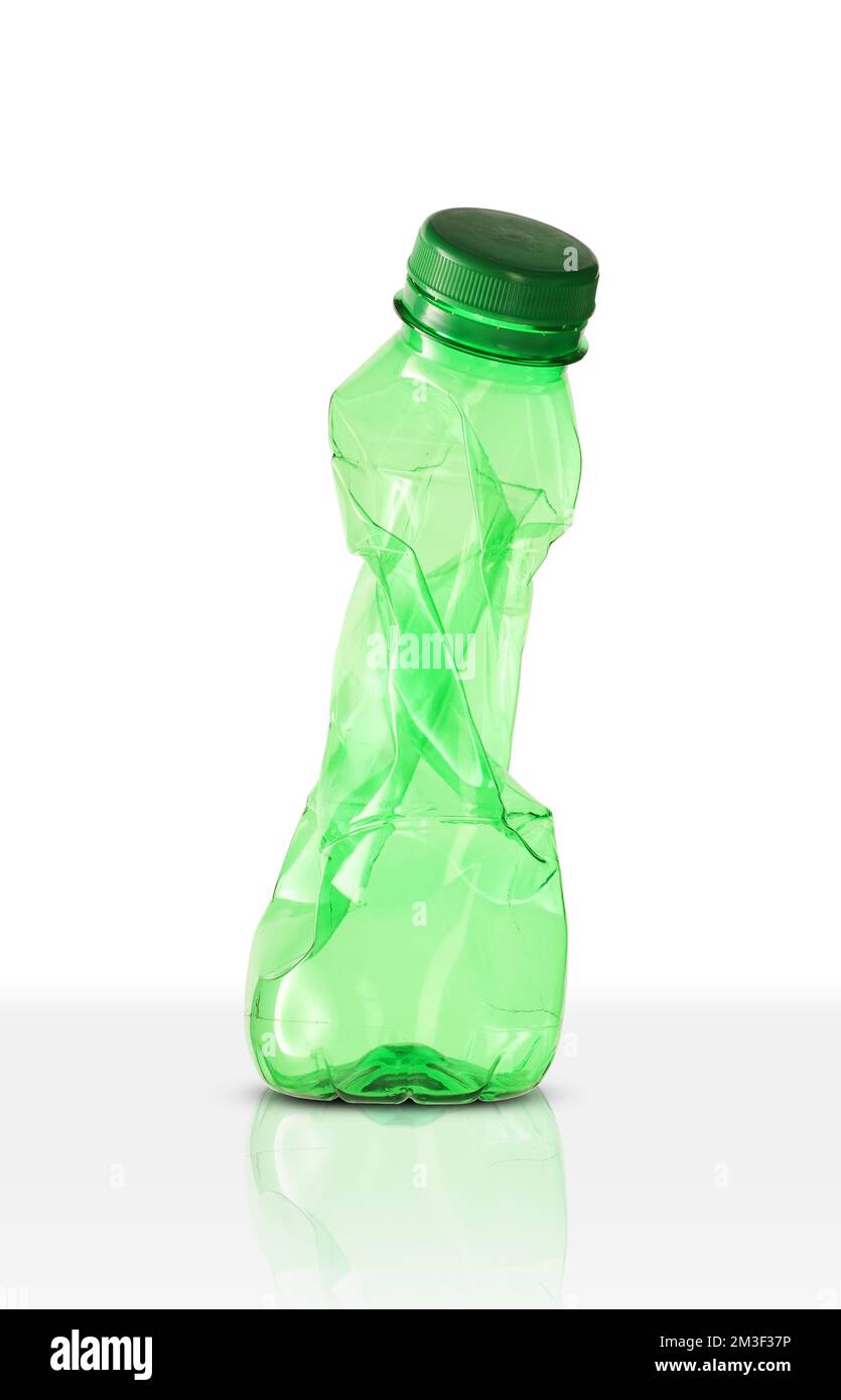 Bouteille en plastique vert sur fond blanc Banque D'Images