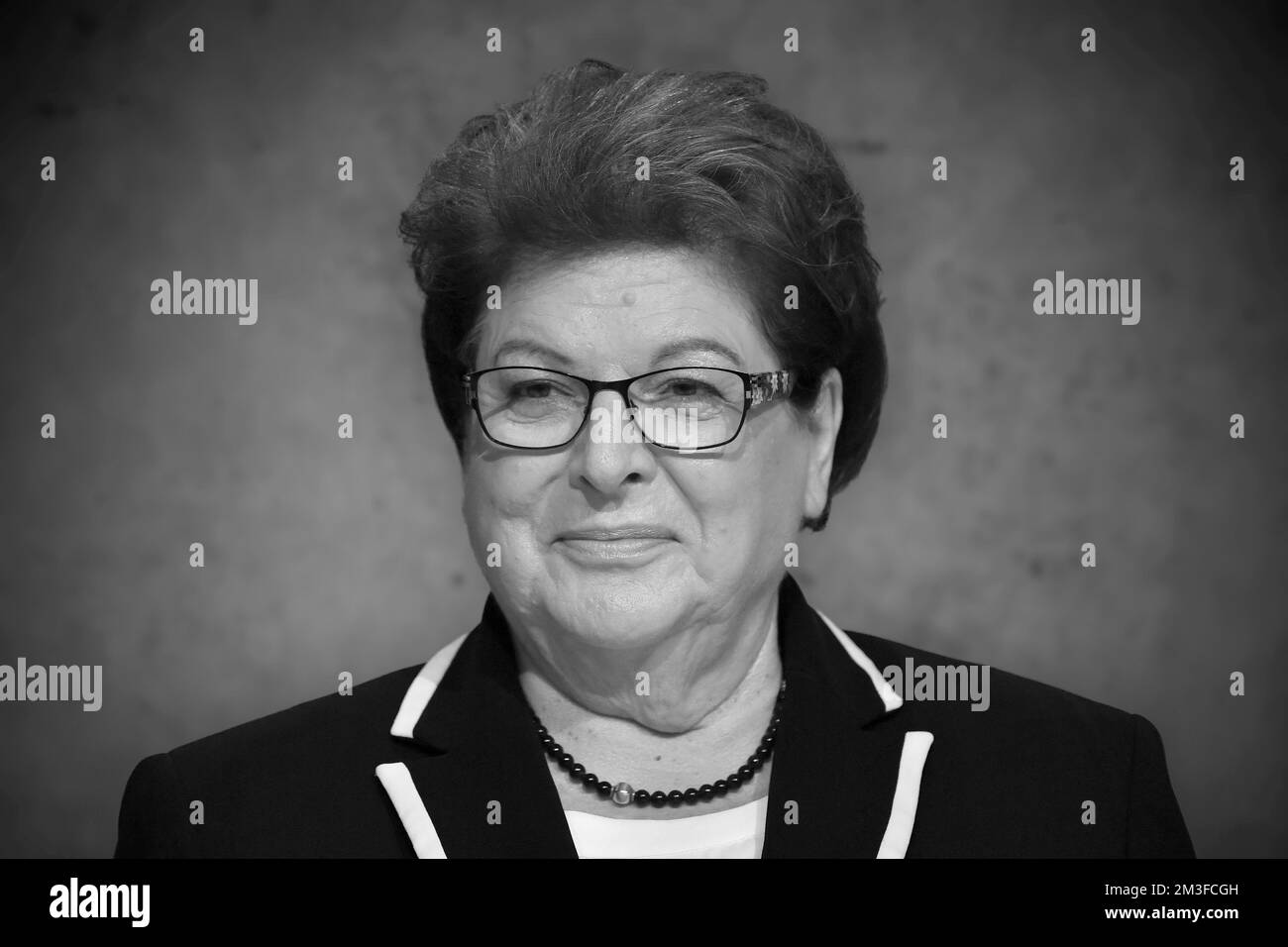 Revue de l'année - mort en 2022: MONTAGE PHOTO: L'ancienne présidente du Parlement bavarois, Barbara Stamm, est morte à l'âge de 77 ans après une longue maladie. Pied de page d'archive:Barbara STAMM, image simple, motif unique rogné, portrait, portrait, portrait. Congrès du Parti CSU 2018, sur 15 septembre 2018 dans la Postpalast de Munich. ? Banque D'Images