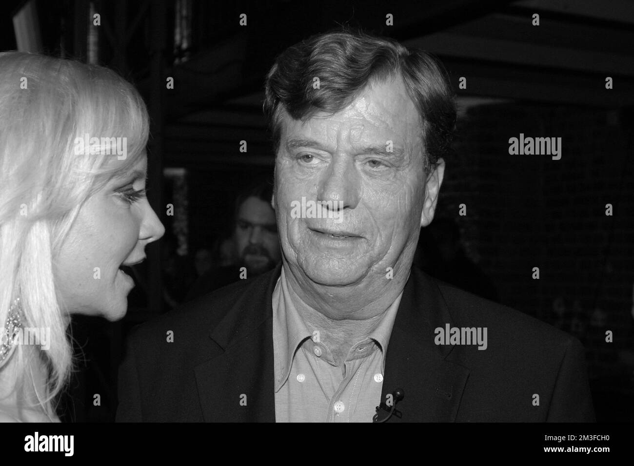 Revue de l'année - mort en 2022: Photomontage: Le prince FERFREED von HOHENZOLLERN est mort à l'âge de 79Tatjana ANS GSELL et le prince Ferfried von HOHENZOLLERN, Allemagne, veuve du chirurgien et aristocrate, portrait, portrait, ici dans le talk show 'Koelner Treff', WDR Television, 04/21/2006. 41#45479 Muelheim/Ruhr#tel.9413250#fax 0208/9413260#account 1428150 Commerzbank Essen BLZ 36040039 #www.SvenSimon.net#e-mail:SvenSimon@t -online.de. Banque D'Images