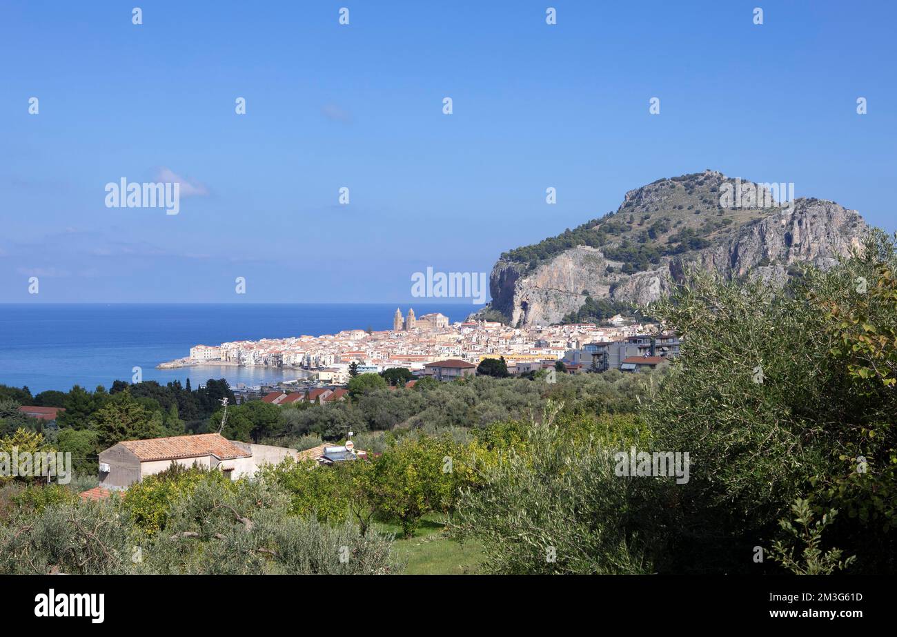 Cefalu sur Monte Catalfano, région de Palerme, Sicile, Italie Banque D'Images