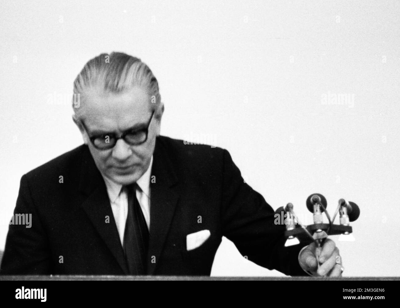 L'Assemblée fédérale a élu le nouveau Président fédéral Gustav Heinemann (SPD) au troisième tour de scrutin le 5 mars 1969 à Berlin. Le CDU Banque D'Images
