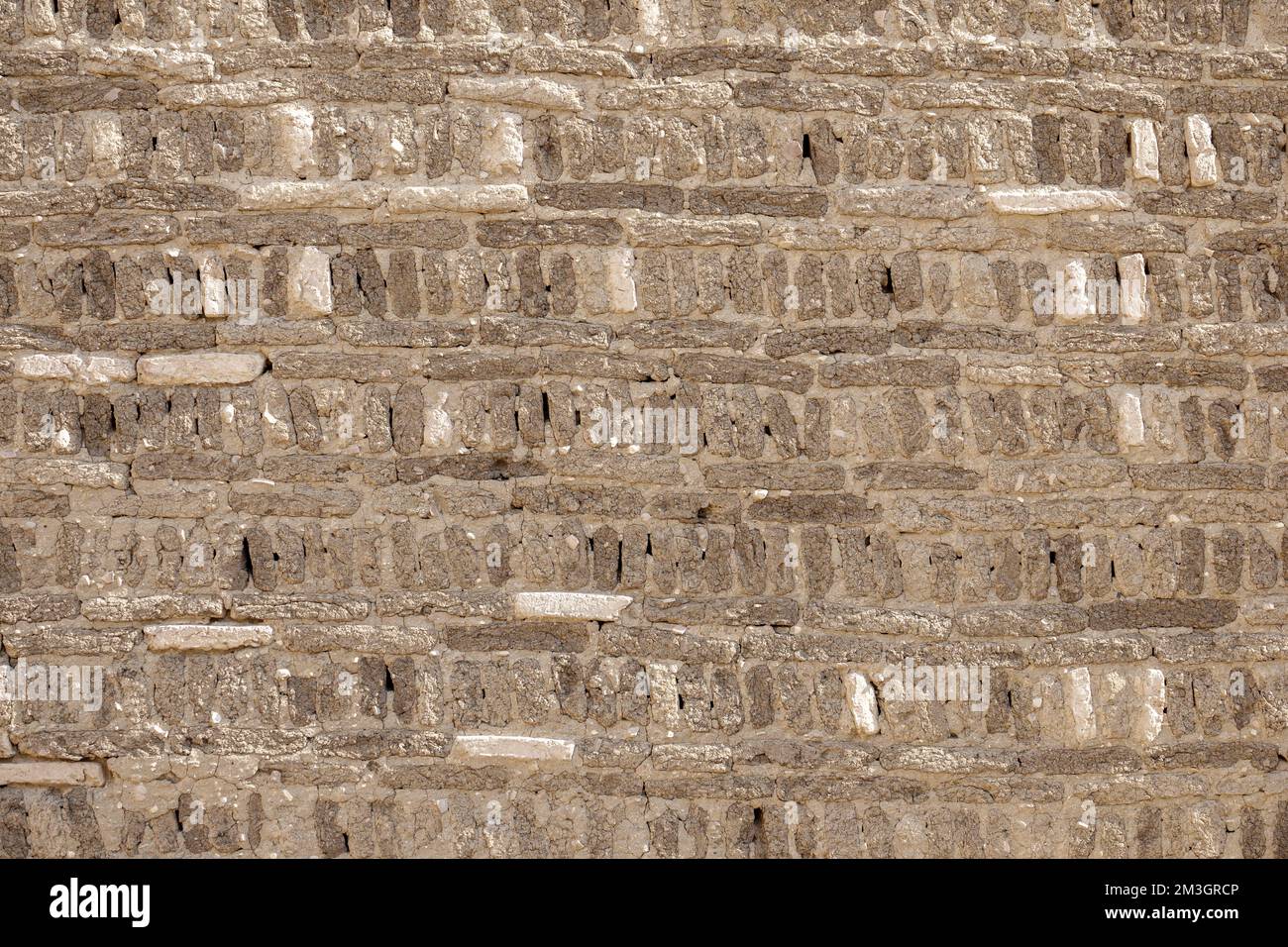 Mue-briques au temple de Ptolemaic, Deir el-Medina, village ouvrier près de la Vallée des Rois, rive ouest du Nil, Louxor, Egypte Banque D'Images