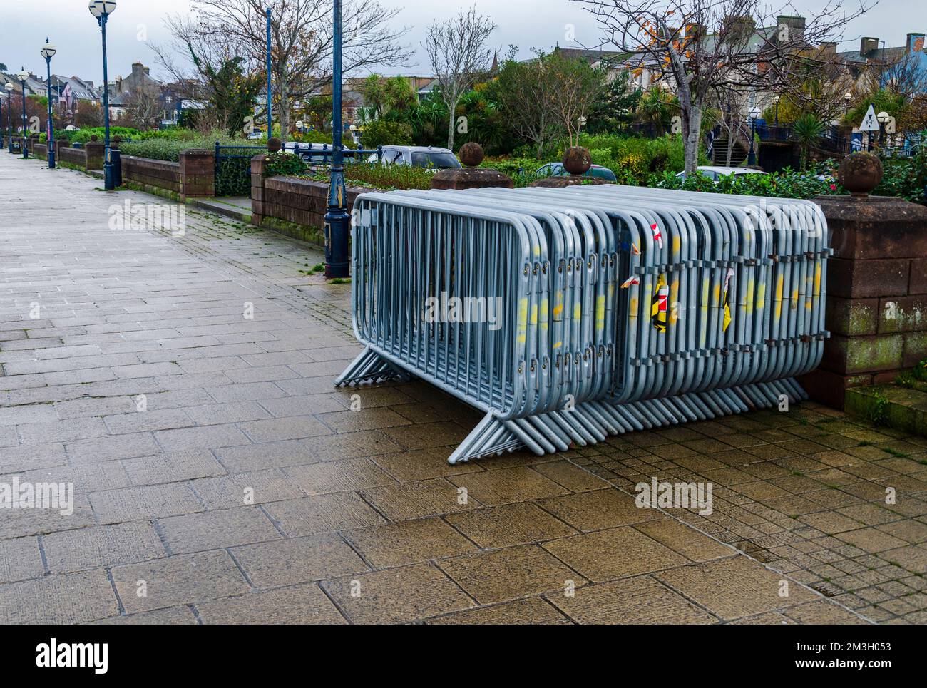 Comté de Bangor en bas de l'Irlande du Nord, 16 novembre 2022 - obstacles prêts à être mis en place lors d'un événement dans la ville du comté de Bangor en bas de l'Irlande du Nord Banque D'Images