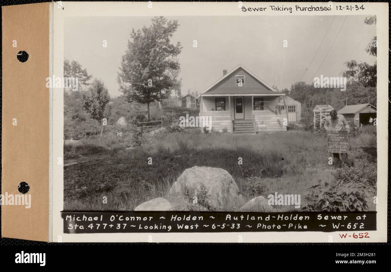 Michael O'Connor, maison, Rutland-Holden Sewer à la station 477+37, vers l'ouest, Holden, Mass., 5 juin, 1933 : prise d'égout achetée le 21 décembre 1934, dactylographiée au dos : Rutland-Holden Sewer, Michael O'Connor, Holden, à la station 477+37, vers l'ouest, 5 juin 1933 , ouvrages d'eau, égouts, ouvrages de drainage, immobilier, structures résidentielles Banque D'Images