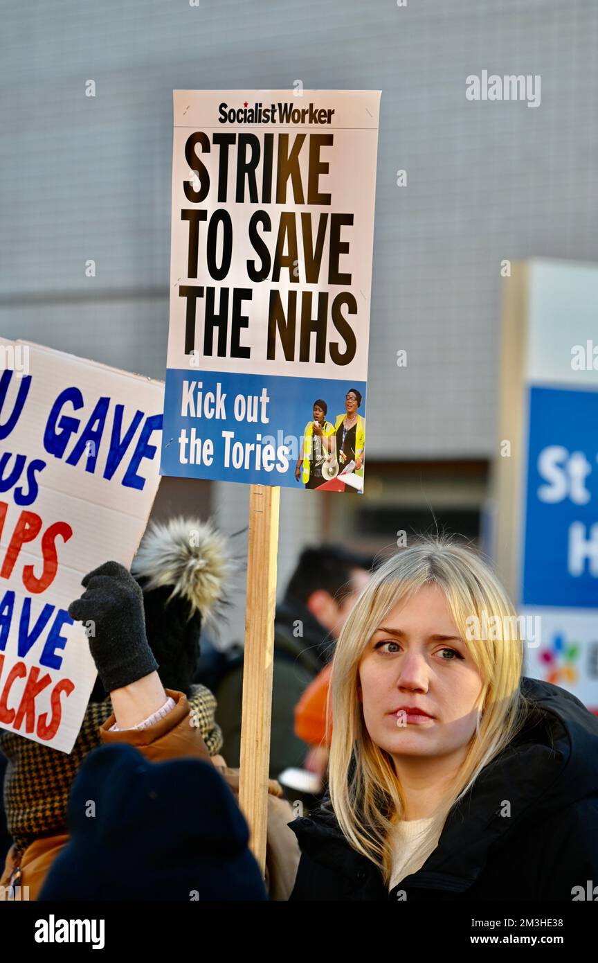 Londres, Royaume-Uni. En Angleterre, au pays de Galles et en Irlande du Nord, les infirmières ont organisé la plus importante grève des infirmières de l'histoire du NHS, malgré des avertissements de perturbations et de retards dans les rendez-vous des patients. Crédit : michael melia/Alay Live News Banque D'Images