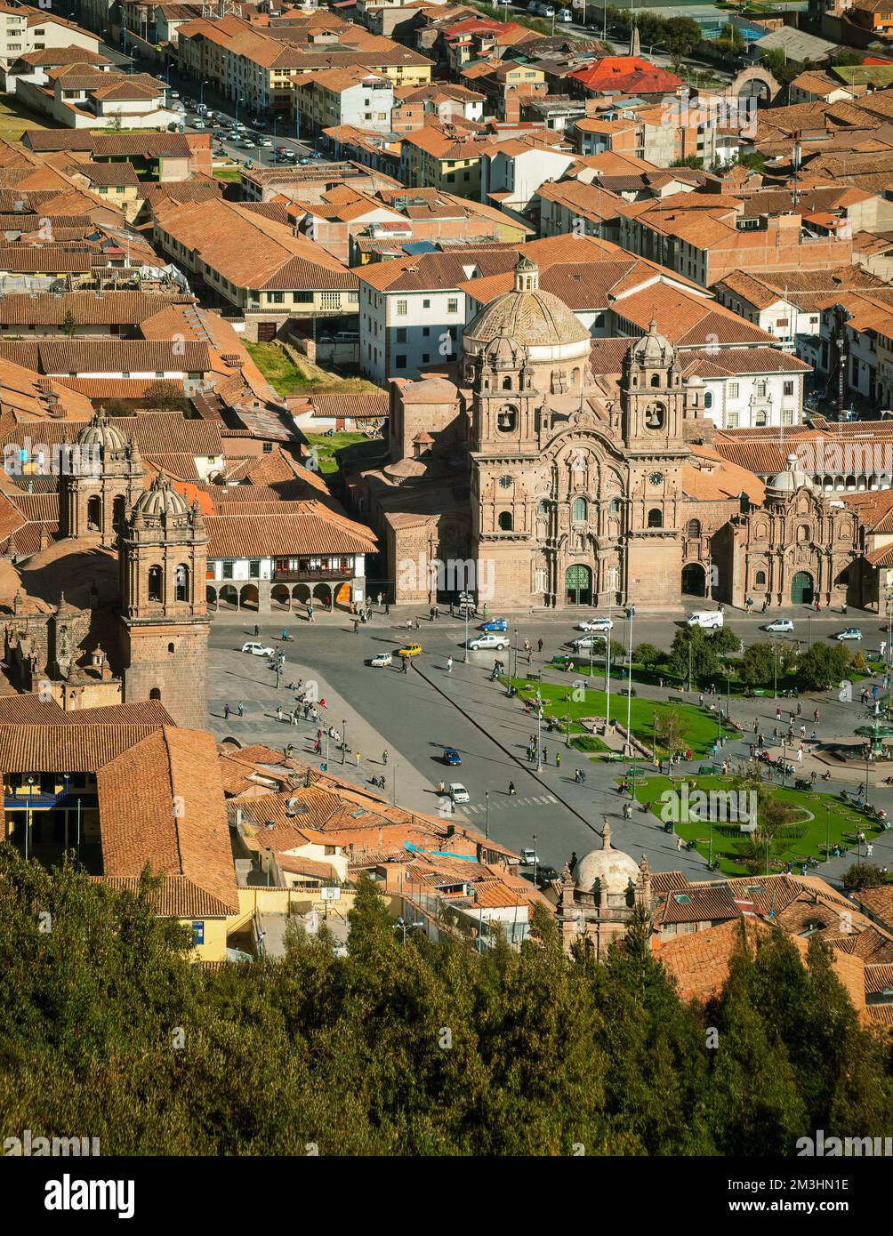 Vue sur la Plaza de Armas et la cathédrale de Cuzco, Cuzco, Pérou Banque D'Images