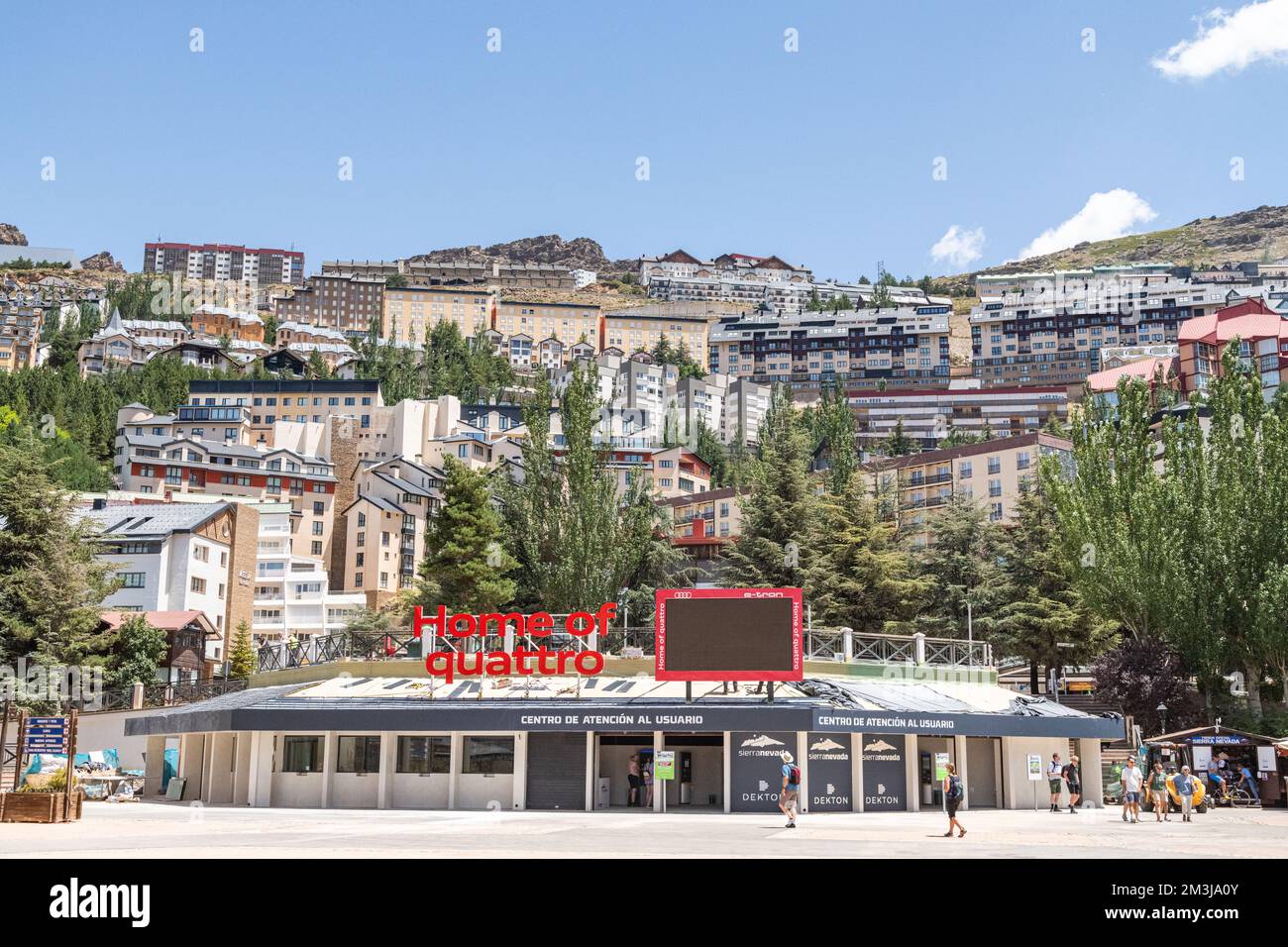 La station de ski de la Sierra Nevada en été en Andalousie, Espagne Banque D'Images