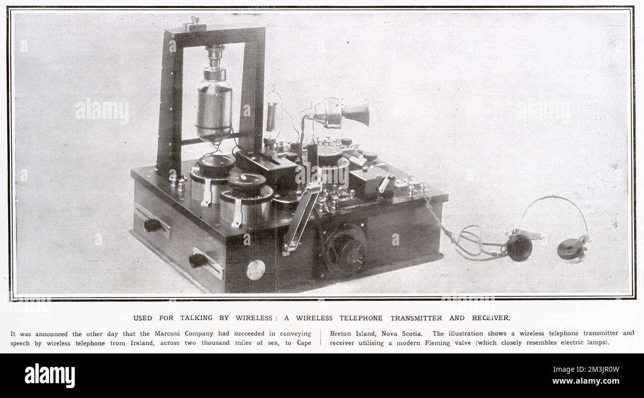 Un émetteur et récepteur de téléphone sans fil de 1919 produit par la Marconi Company, capable de transmettre des paroles à deux mille milles de l'Irlande à la Nouvelle-Écosse. Banque D'Images