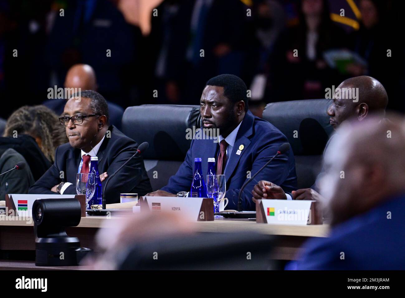 Washington, États-Unis. 15th décembre 2022. Les dirigeants africains écoutent lors de la première séance plénière du Sommet États-Unis - dirigeants africains au Centre de congrès Walter Washington, 15 décembre 2022 à Washington, DC de gauche à droite : le président de la Guinée-Bissau Umaro Sissoco Embalo, le ministre gambien des Affaires étrangères Mamadou Tangara et le président kenyan William Ruto. Crédit : Ben Solomon/Département d'État des États-Unis/Alamy Live News Banque D'Images Washington, États-Unis. 15th décembre 2022. Les dirigeants africains écoutent lors de la première séance plénière du Sommet États-Unis - dirigeants africains au Centre de congrès Walter Washington, 15 décembre 2022 à Washington, DC de gauche à droite : le président de la Guinée-Bissau Umaro Sissoco Embalo, le ministre gambien des Affaires étrangères Mamadou Tangara et le président kenyan William Ruto. Crédit : Ben Solomon/Département d'État des États-Unis/Alamy Live News Banque D'Images