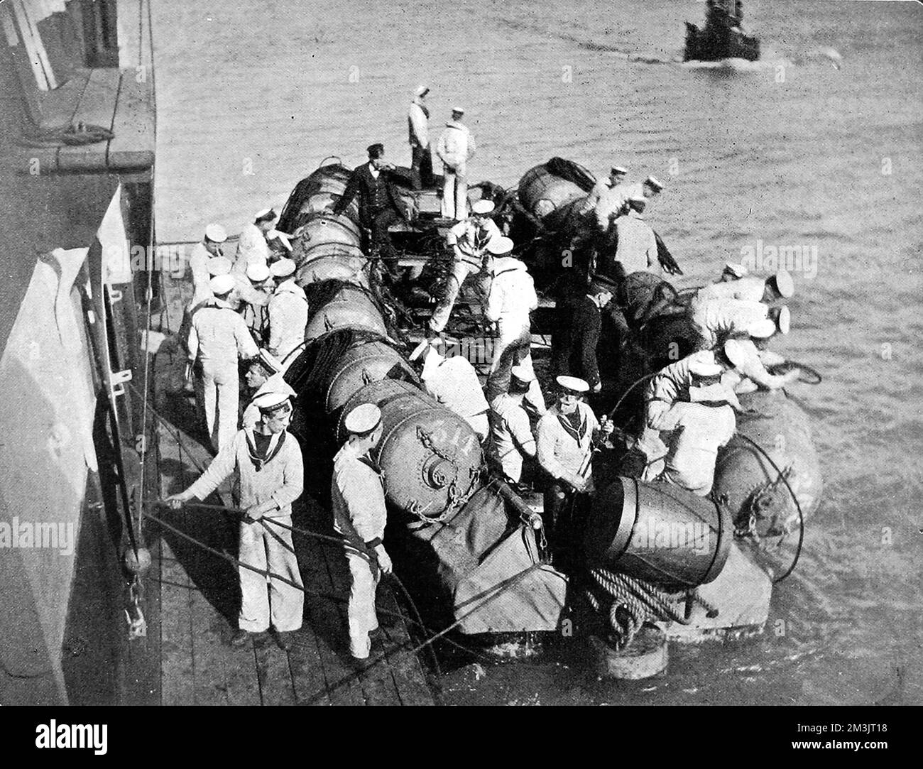 Manœuvres navales sur la Tamise Banque D'Images