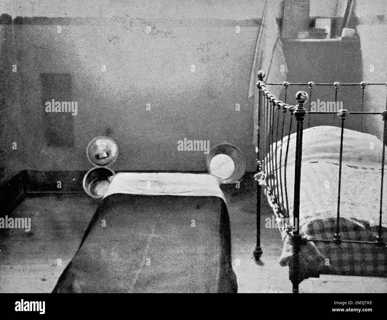 Les bébés en prison en jeu dans la garderie de Holloway, une prison réservée aux femmes où les bébés qui étaient nés ou avaient moins de trois mois lorsque leurs mères ont été emprisonnées étaient pris en charge dans la prison. Les bébés dormaient dans des lits à l'intérieur de la cellule de leur mère, et des infirmières supervisaient le bien-être des bébés. À l'âge de neuf mois, le bébé a dû quitter la prison Banque D'Images