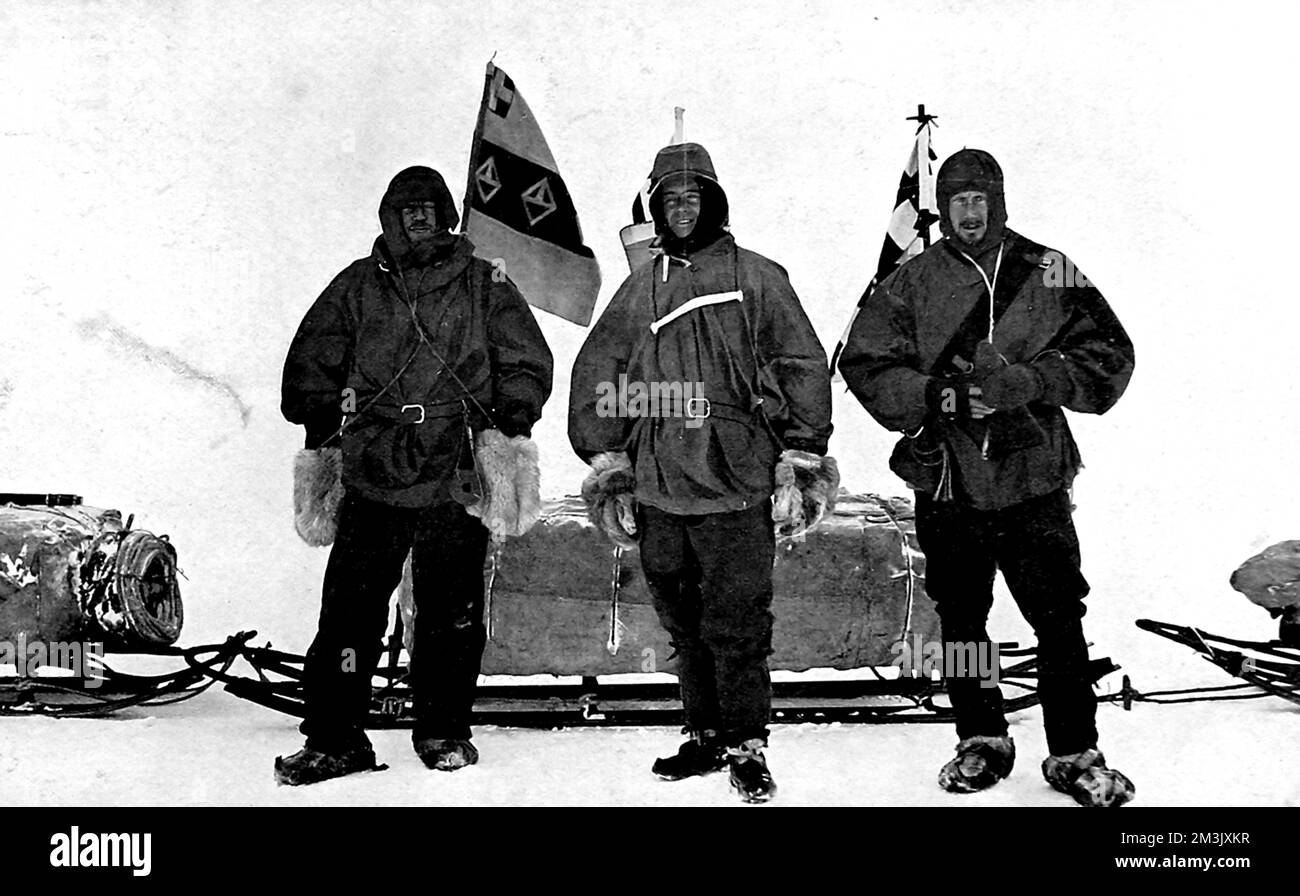 Le lieutenant Shackleton, le capitaine Scott et le Dr Wilson, prêts pour leur « déroute » vers le pôle Sud, lors de l'expédition nationale antarctique de 1901-04. Bien qu'ils n'aient pas réussi à atteindre le pôle, ils ont établi un nouveau record du Sud le plus éloigné. Date: 1901 Banque D'Images