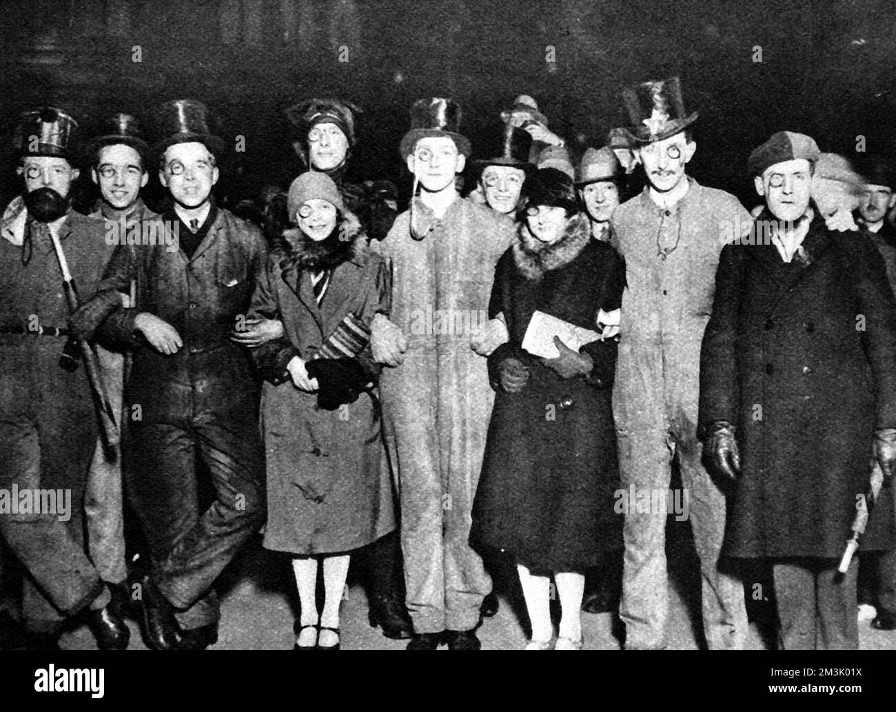 Photographie de quelques-uns des 2000 étudiants qui ont accueilli Sir Austen Chamberlain à Glasgow pour son installation comme Lord Rector. Date: 1926 Banque D'Images