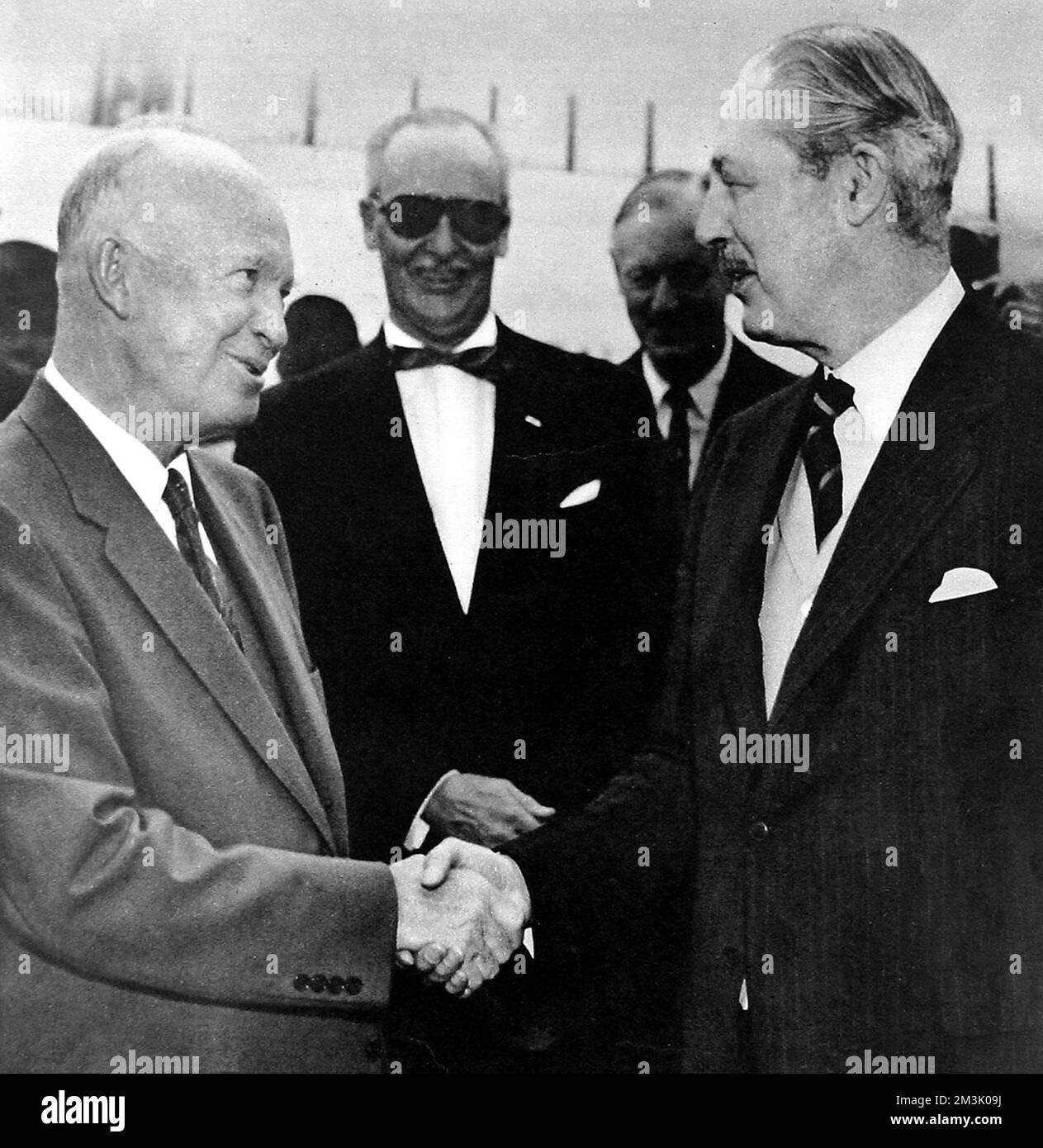 Dwight d Eisenhower et Harold Macmillan, Bermudes, 1957. Banque D'Images