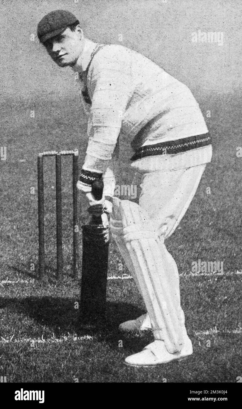Gilbert Jessop (1874 - 1955), Gloucestershire et le batteur d'Angleterre, qui était célèbre pour ses prouesses de notation rapide - il a une fois marqué un siècle en seulement 40 minutes. Le surnom de Jessop était 'le Croucher' en raison du crouch peu commun qu'il a adopté lors de la batte. Entre 1894 et 1914, il a joué 493 matchs de première classe, marquant 53 siècles en moyenne 32,63. 1902 Banque D'Images