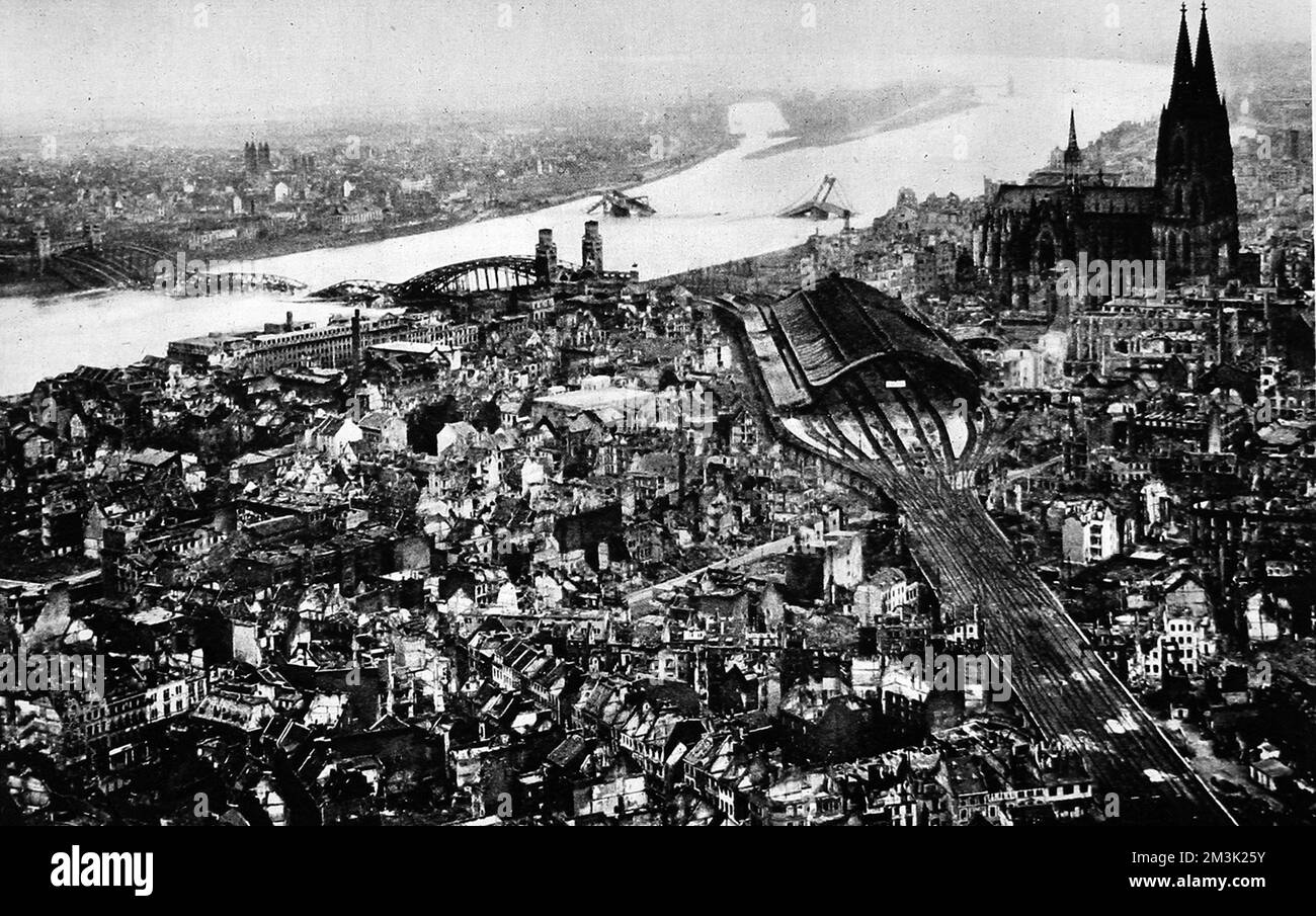 La ville ruinée de Cologne ; seconde Guerre mondiale, 1945. Banque D'Images