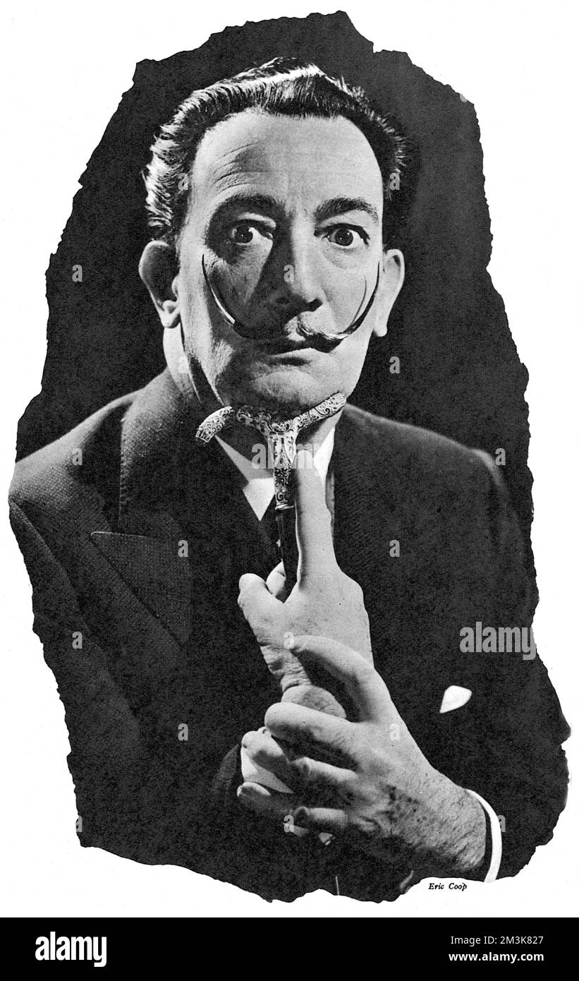 Eric Coop a pris cette photo de l'artiste surréaliste Salvador Dali (1904 - 1989), portant sa célèbre moustache « antennes », à l'époque où le peintre travaillait sur un portrait de Sir Laurence Olivier dans le rôle de Richard III Banque D'Images