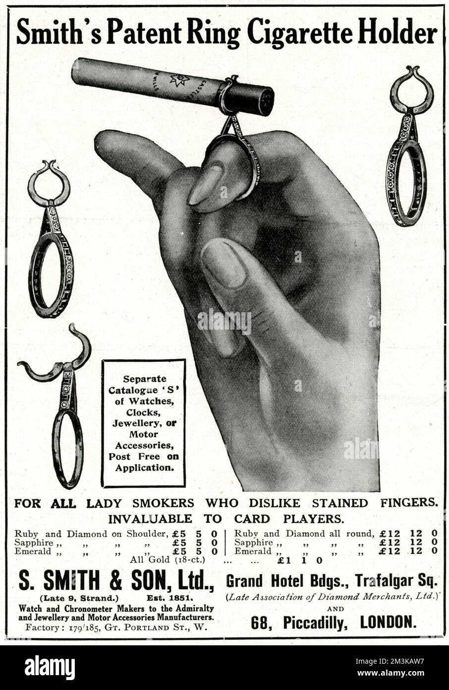 Porte-cigarette à bague vernie pour les dames, ceux qui n'aiment pas les doigts tachés. 1914 Banque D'Images