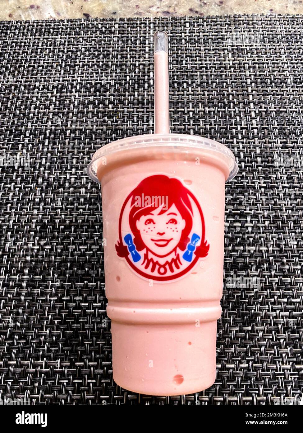 Crème glacée à la fraise de Wendy. Une édition limitée. Aussi saveur de menthe poivrée. Banque D'Images