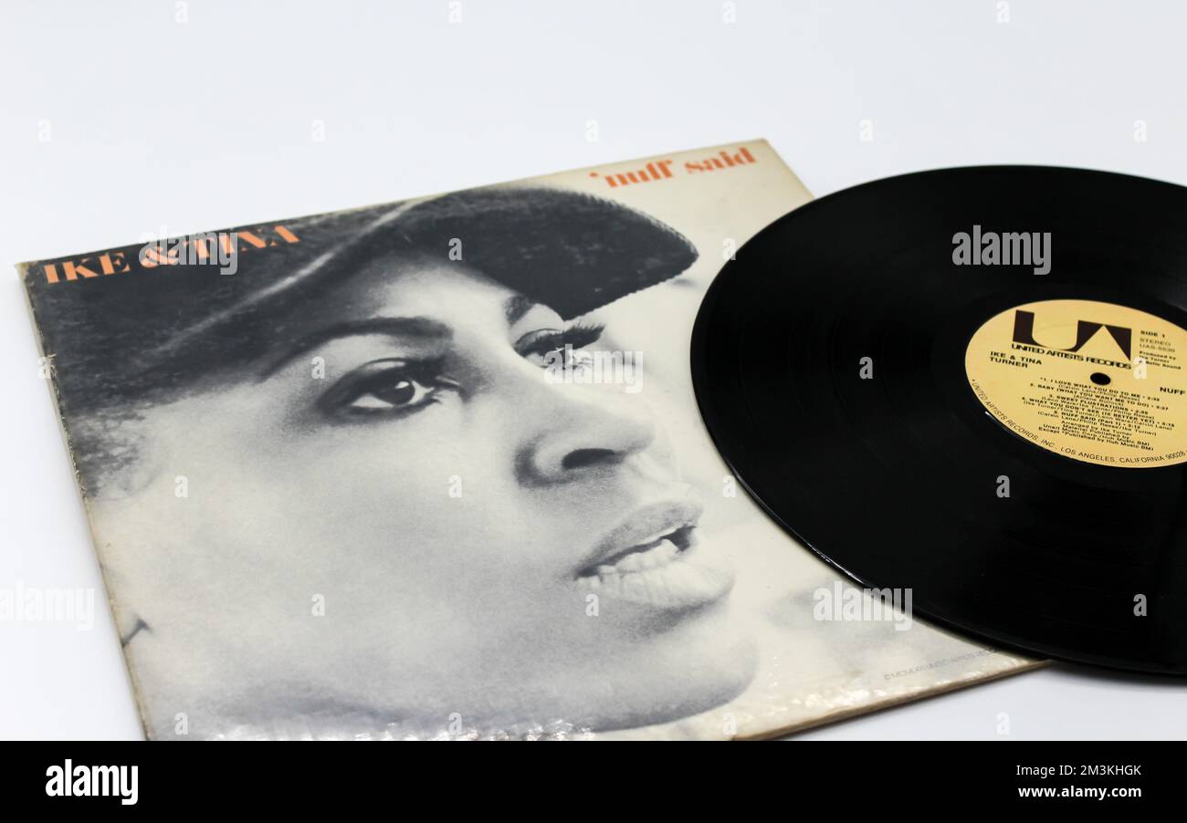 "Nuff Said est un album studio de Ike et Tina Turner. Disque vinyle sur LP, couverture d'album. Banque D'Images