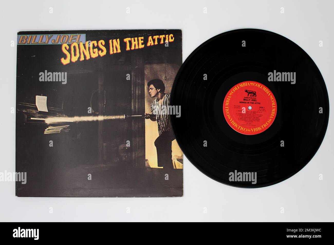 Pop rock et soft rock artiste, Billy Joel album de musique sur vinyle disque LP. Intitulé: Chansons dans la couverture de l'album Attic Banque D'Images