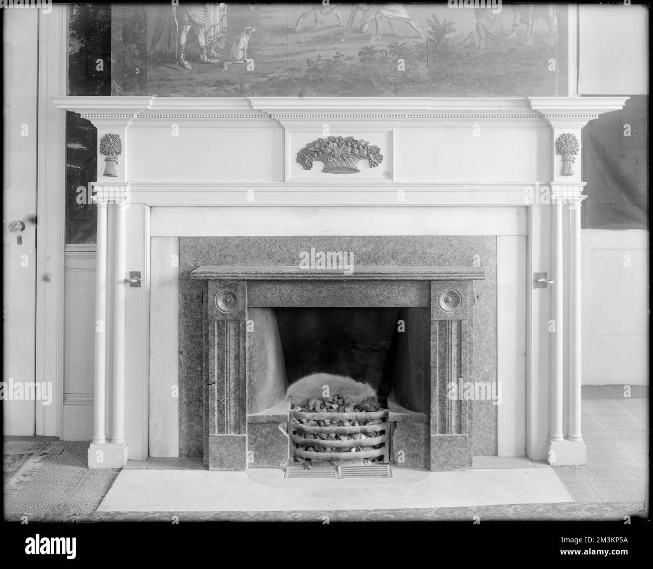 Peabody, 67 main Street, détail intérieur, mantel, maison Samuel Ham, 1800 , Maisons, intérieurs, Fonds d'écran, cheminées, Les mantels. Collection de négatifs sur plaque de verre de Frank cousins Banque D'Images