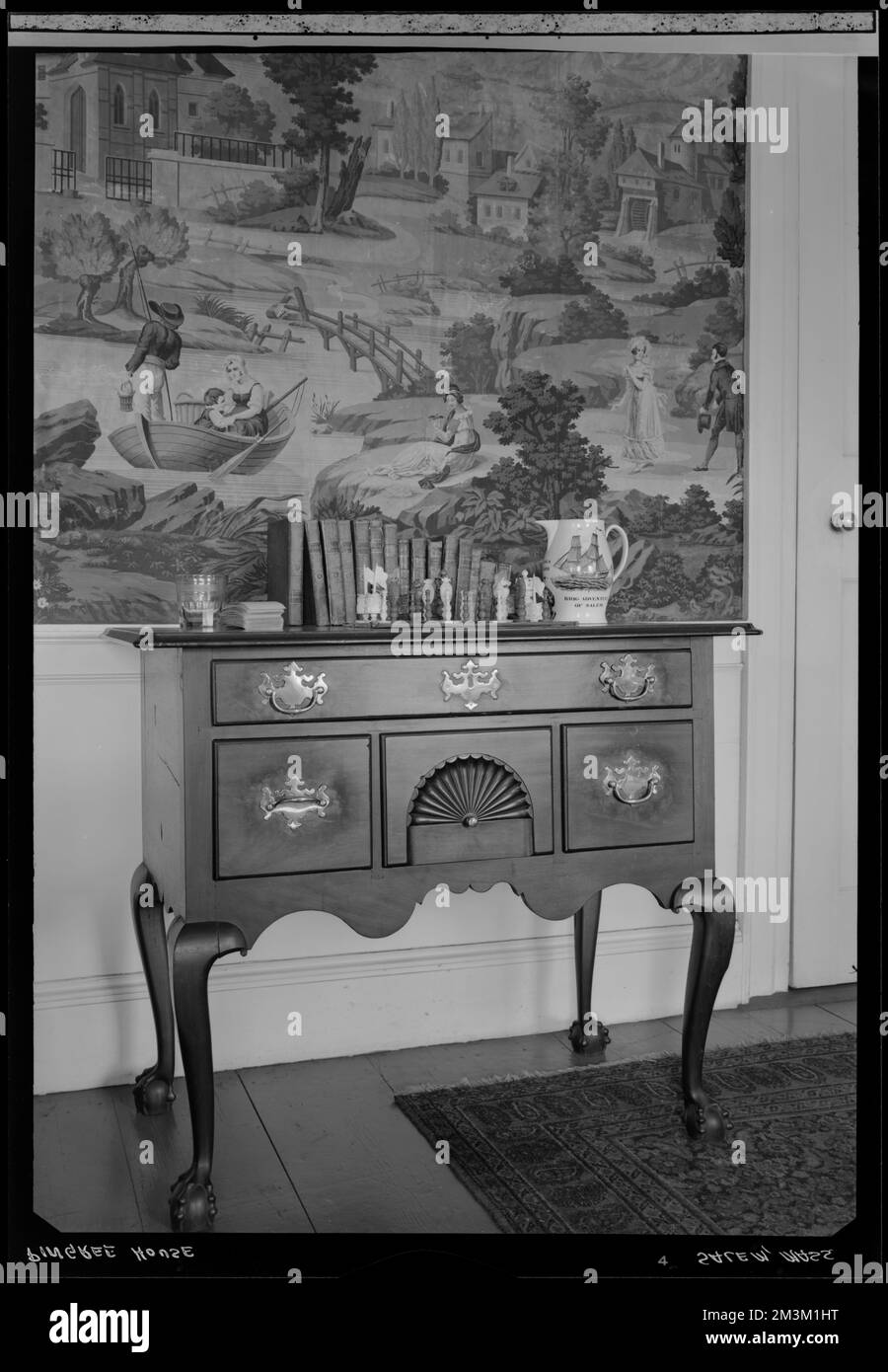Pingree House, Salem, papier peint et poitrine , éléments architecturaux, intérieurs, Fonds d'écran, coffres. Collection de négatifs photographiques Samuel Chamberlain Banque D'Images