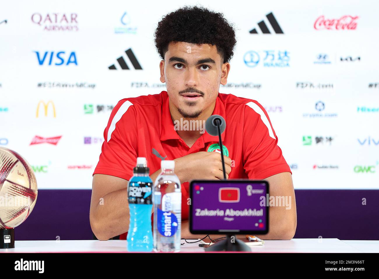 Doha, Qatar. 16th décembre 2022. Le joueur Zakaria Aboukhlal lors de la conférence de presse de l'équipe nationale marocaine de football à la veille du match pour la troisième place entre la Croatie et le Maroc à la coupe du monde au Qatar, au Centre national des congrès du Qatar, QNCC, Doha, Qatar, on 16 décembre, 2022, photo: Goran Stanzl/PIXSELL crédit: Pixsell/Alay Live News Banque D'Images