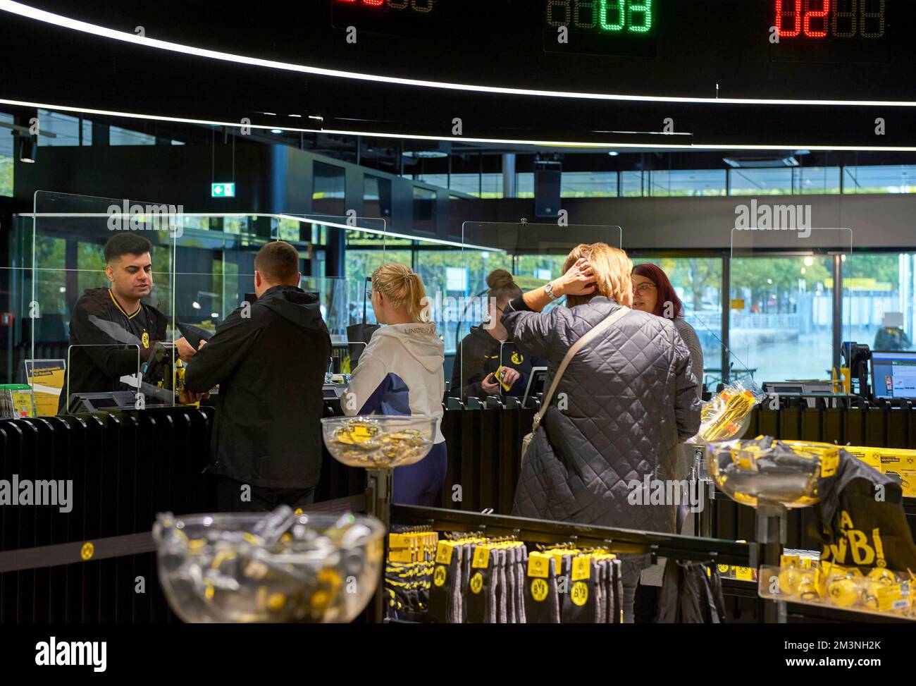 Visite de la boutique de fans du FC Borussia Dortmund Banque D'Images