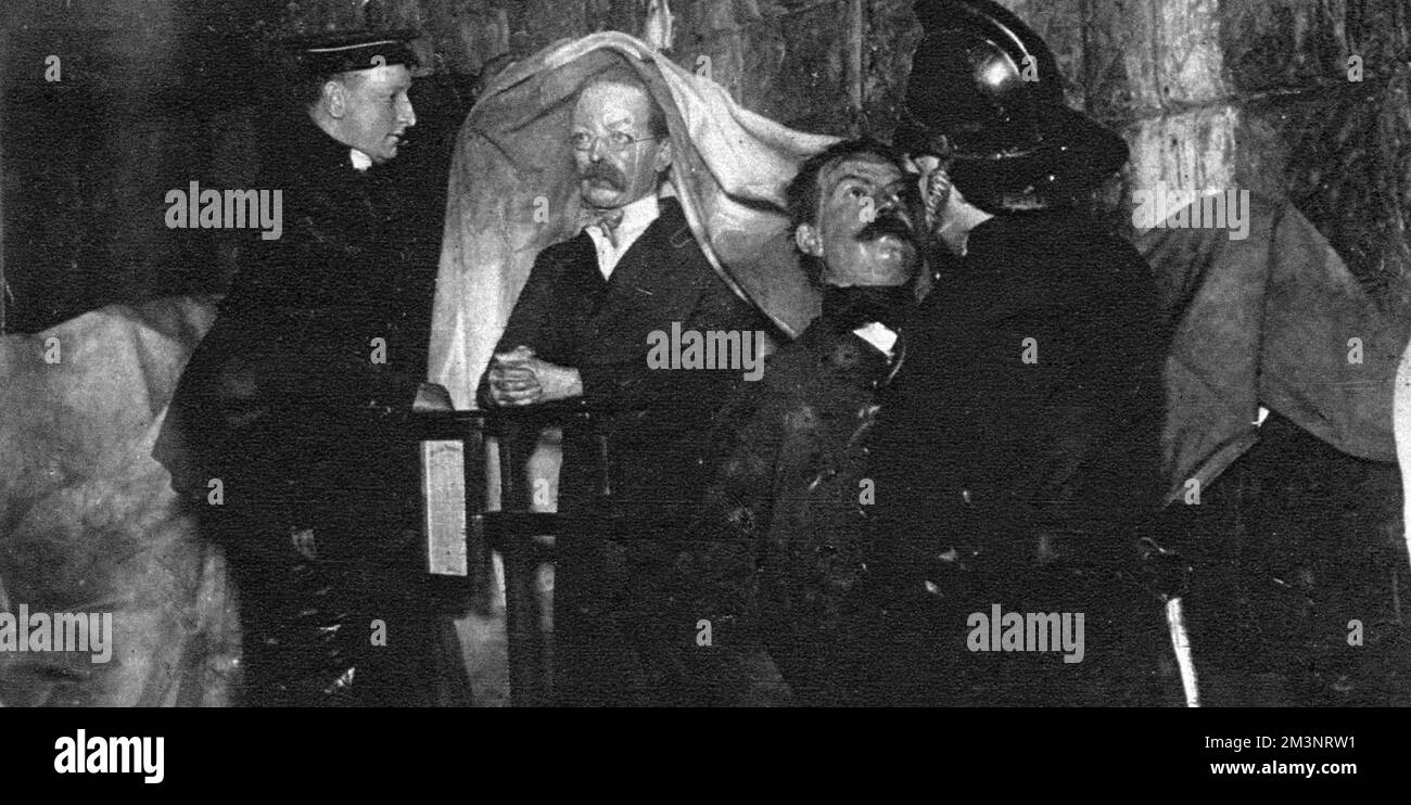 Cire de la chambre des horreurs endommagée par l'eau, 1925 Banque D'Images