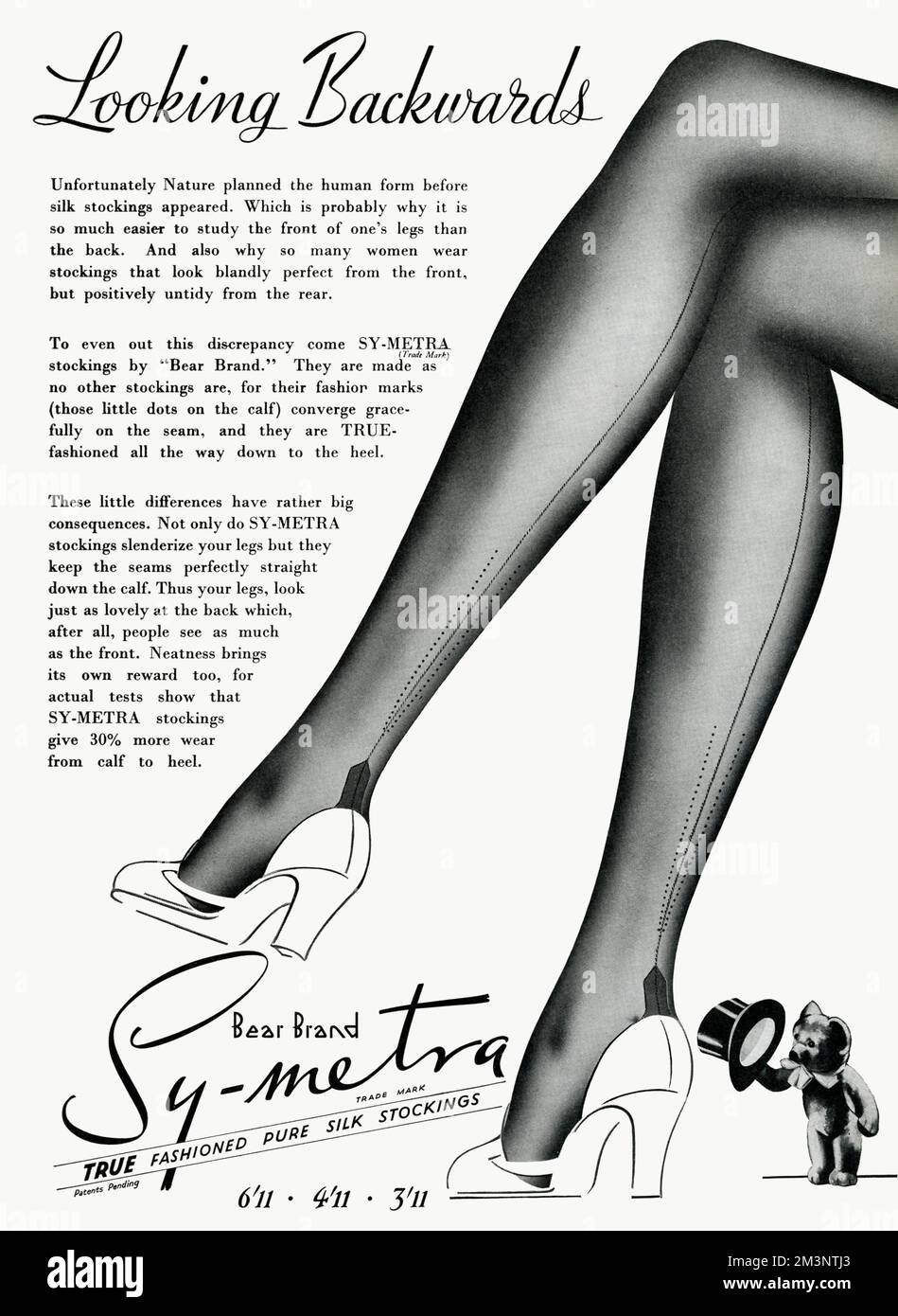 'Regarder vers l'arrière'. Publicité pour les bas en soie pure de marque Symetra Bear. 1938 Banque D'Images